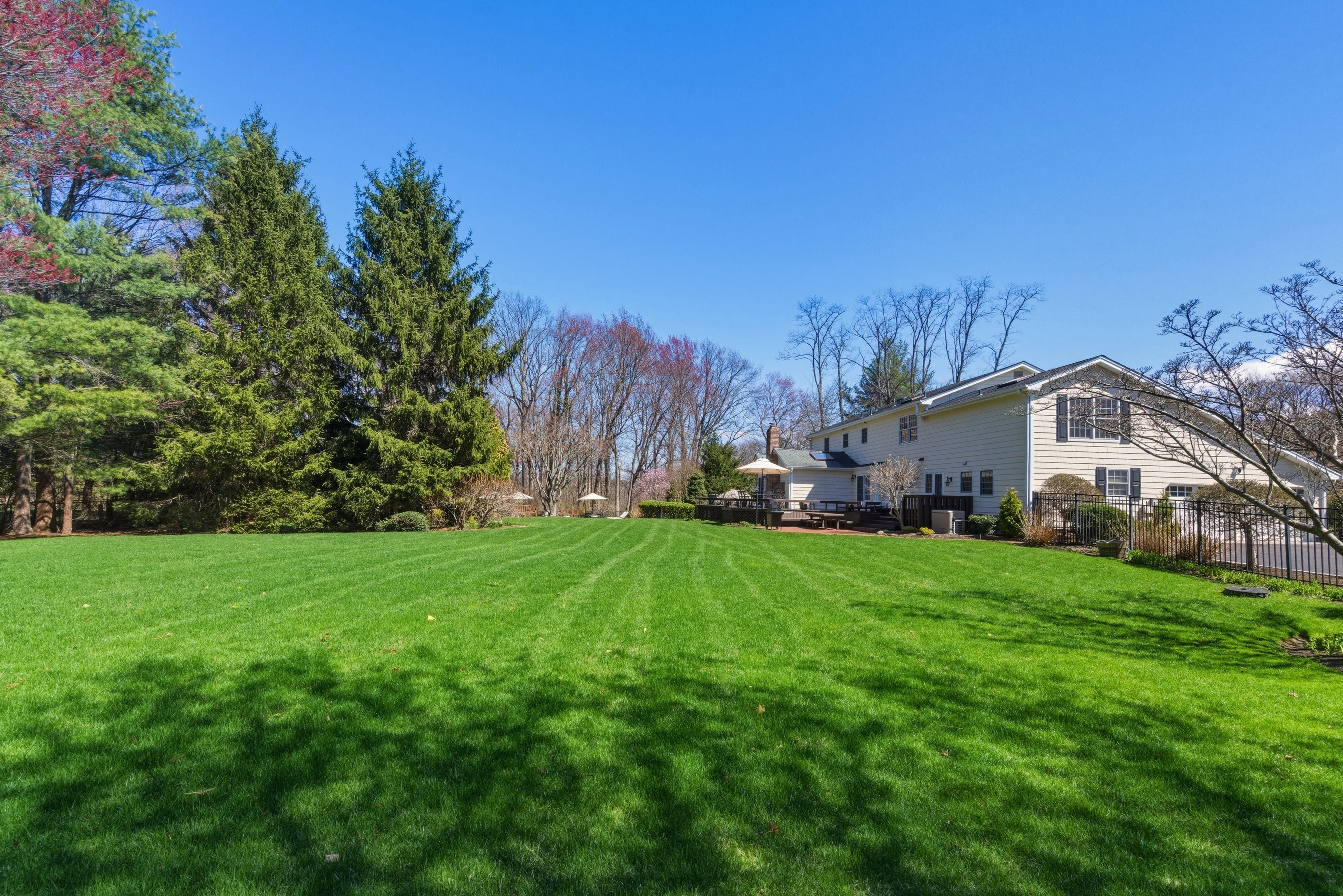  2 Cedarwood Court, Syosset, NY 11791 - 物件實景