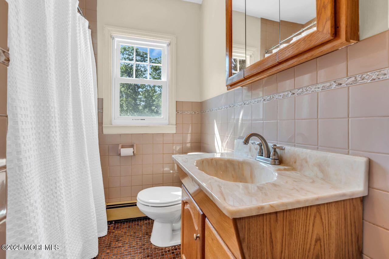 Aberdeen, New Jersey, 07747, United States, 3 Bedrooms Bedrooms, ,1 BathroomBathrooms,Residential,For Sale,1955977