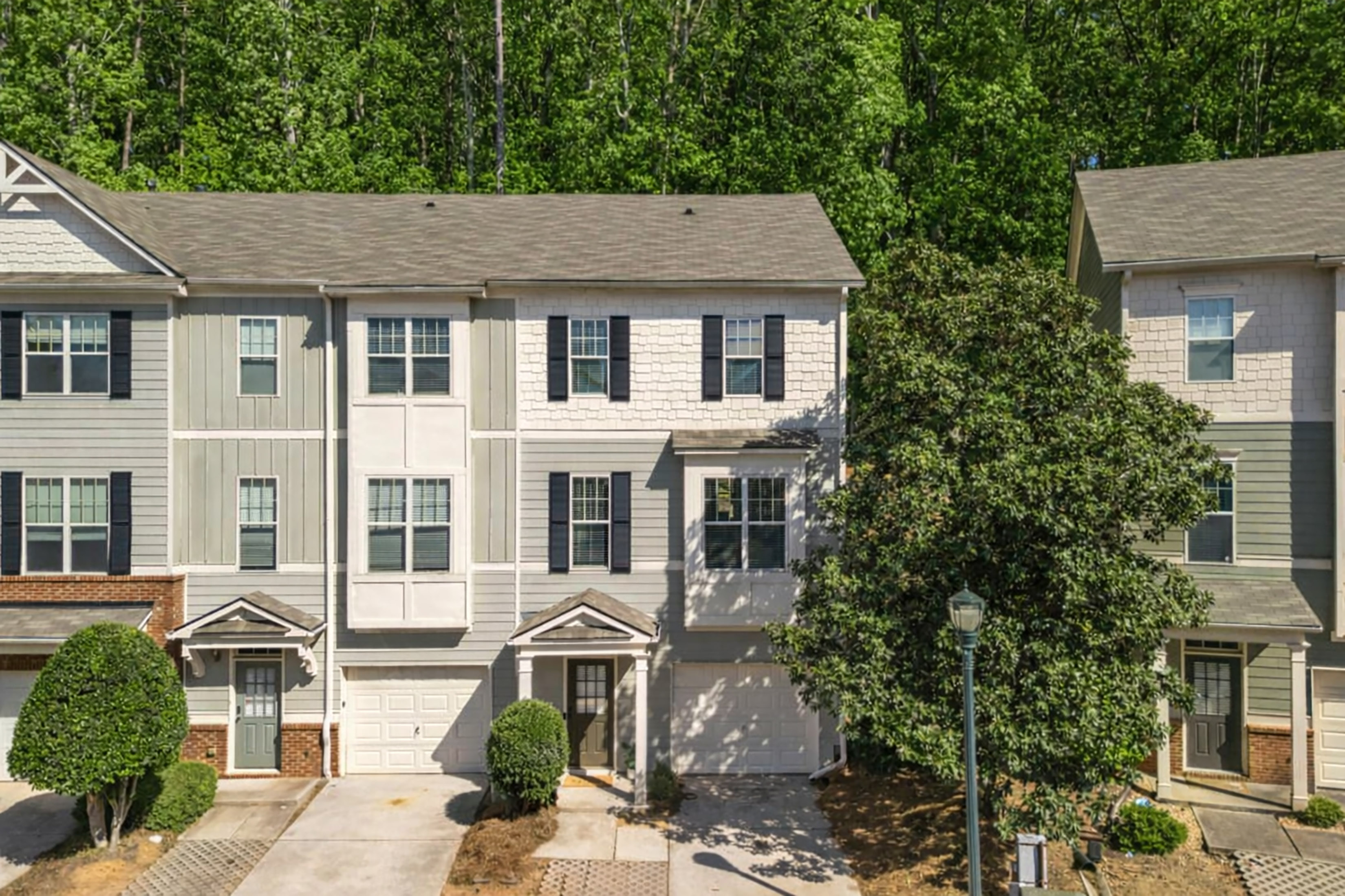  Beautifully Appointed End-Unit Townhome - 物件實景