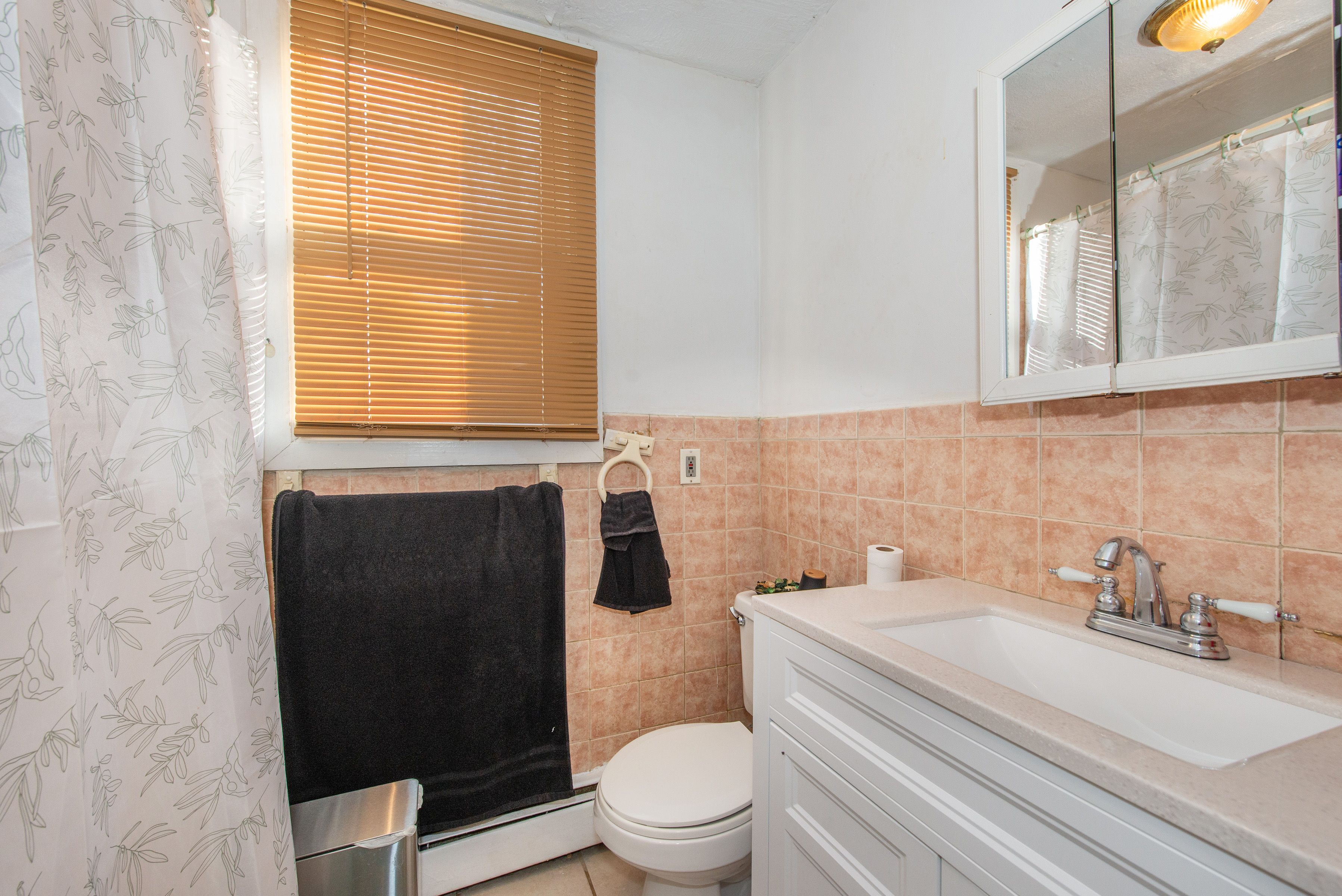 Newark City, New Jersey, 07112, United States, ,3 BathroomsBathrooms,Residential,For Sale,1982998