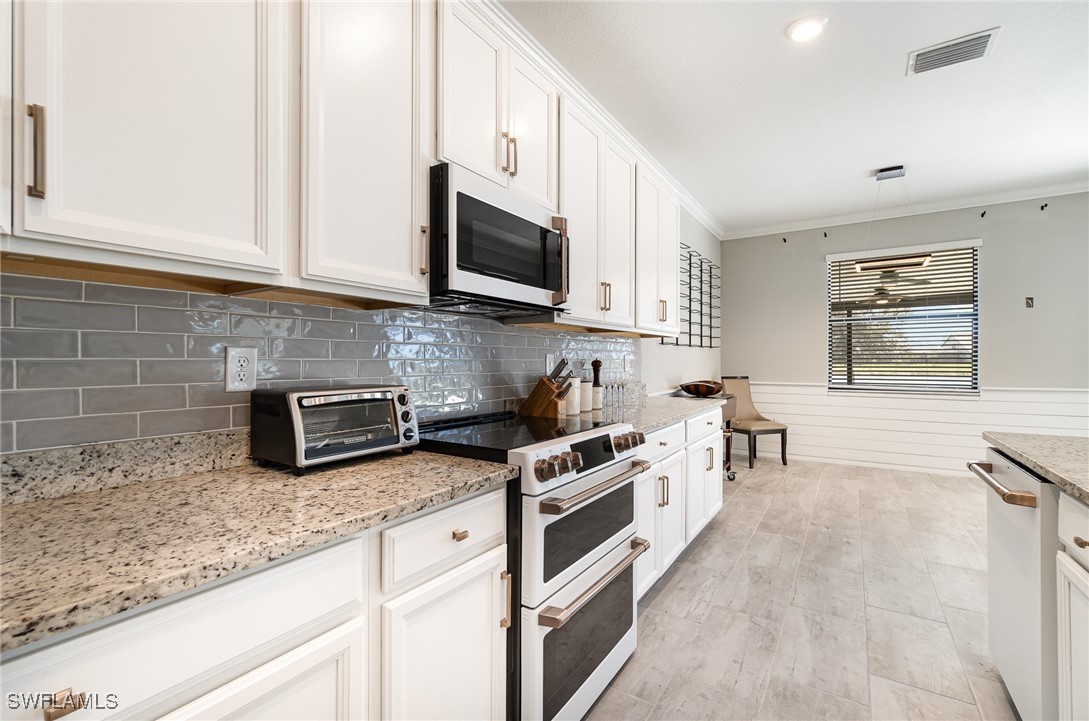 Estero, Florida, 33928, United States, 5 Bedrooms Bedrooms, ,5 BathroomsBathrooms,Residential,For Sale,1880465