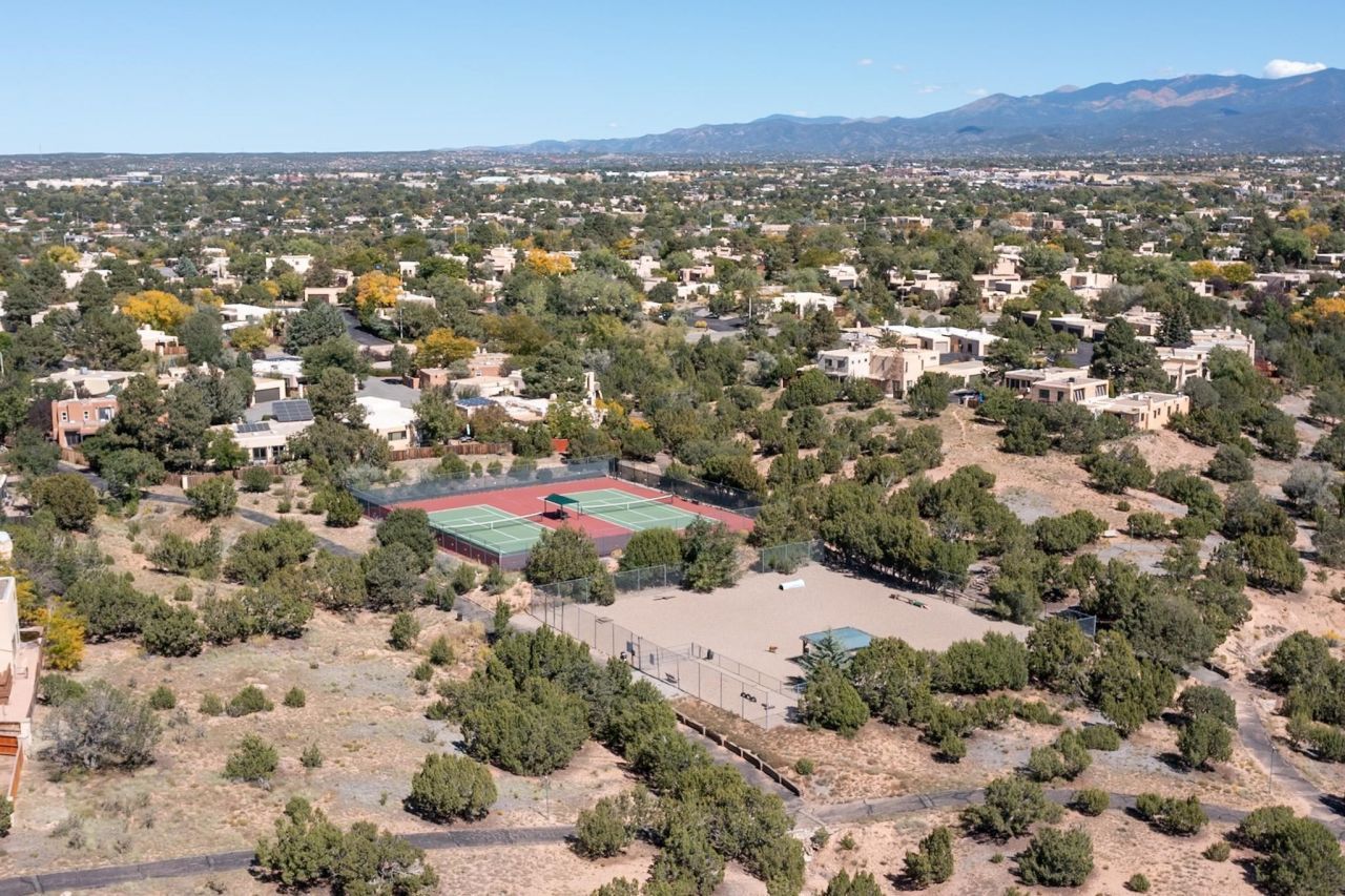 Santa Fe, New Mexico, 87507, United States, 3 Bedrooms Bedrooms, ,2 BathroomsBathrooms,Residential,For Sale,1955311