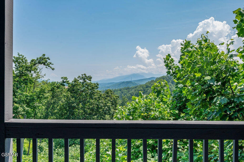 Gatlinburg, Tennessee, 37738, United States, 2 Bedrooms Bedrooms, ,2 BathroomsBathrooms,Residential,For Sale,1924446
