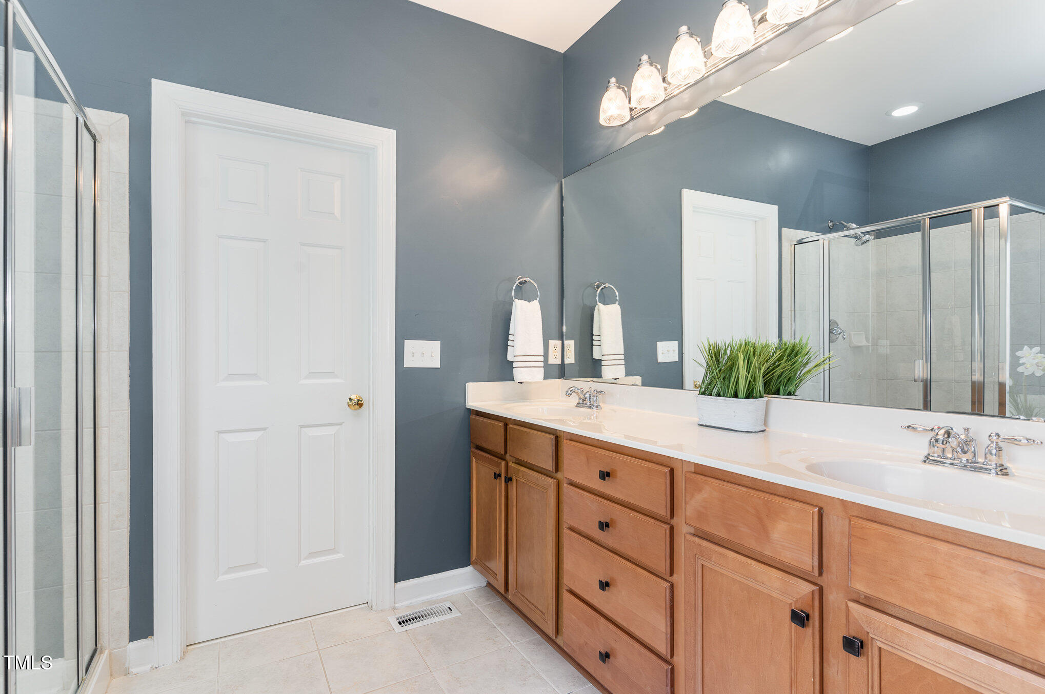 Fuquay Varina, North Carolina, 27526, United States, 3 Bedrooms Bedrooms, ,3 BathroomsBathrooms,Residential,For Sale,1900866