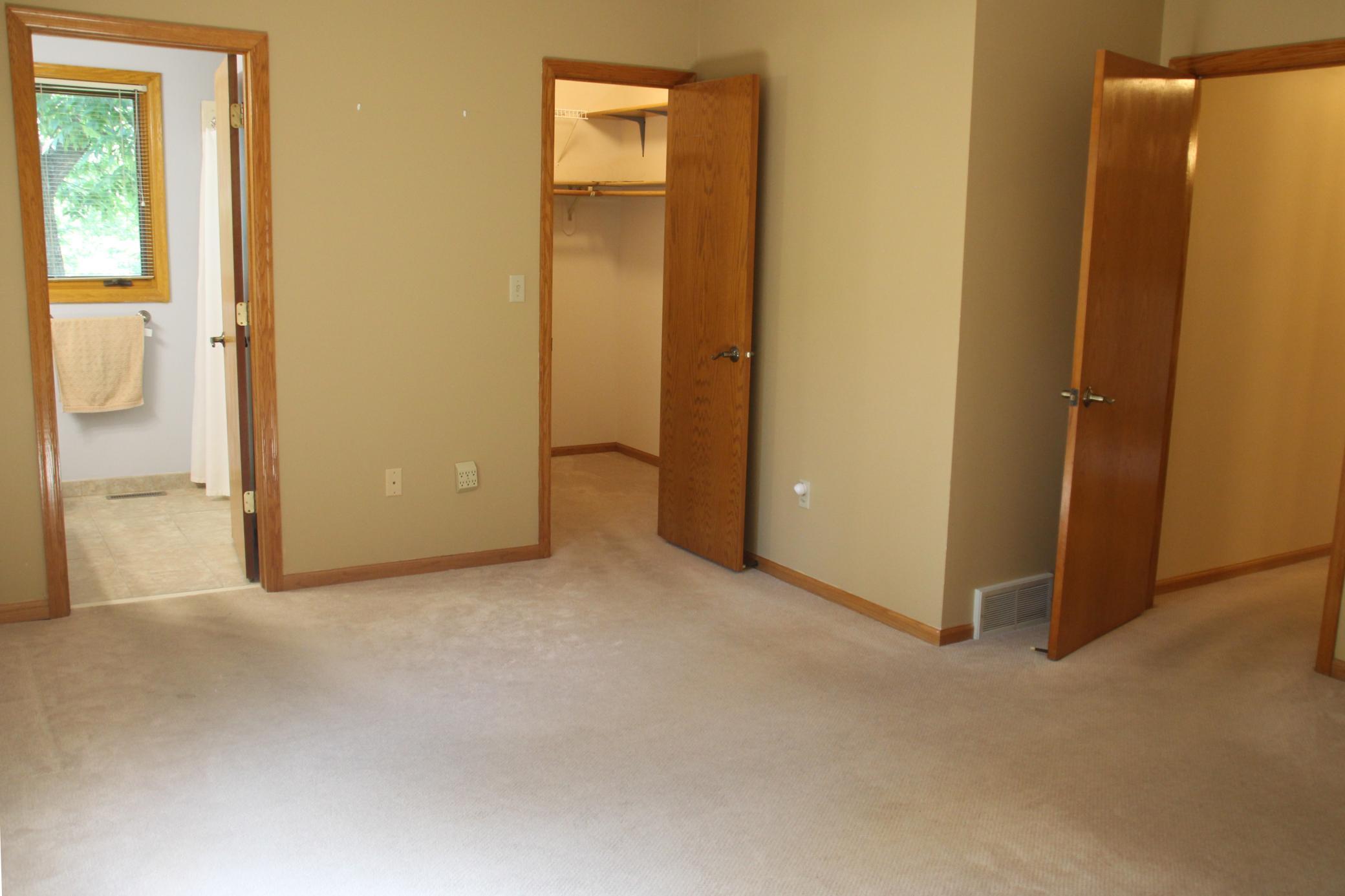 Lakeville, Minnesota, 55044, United States, 3 Bedrooms Bedrooms, ,2 BathroomsBathrooms,Residential,For Sale,1941010