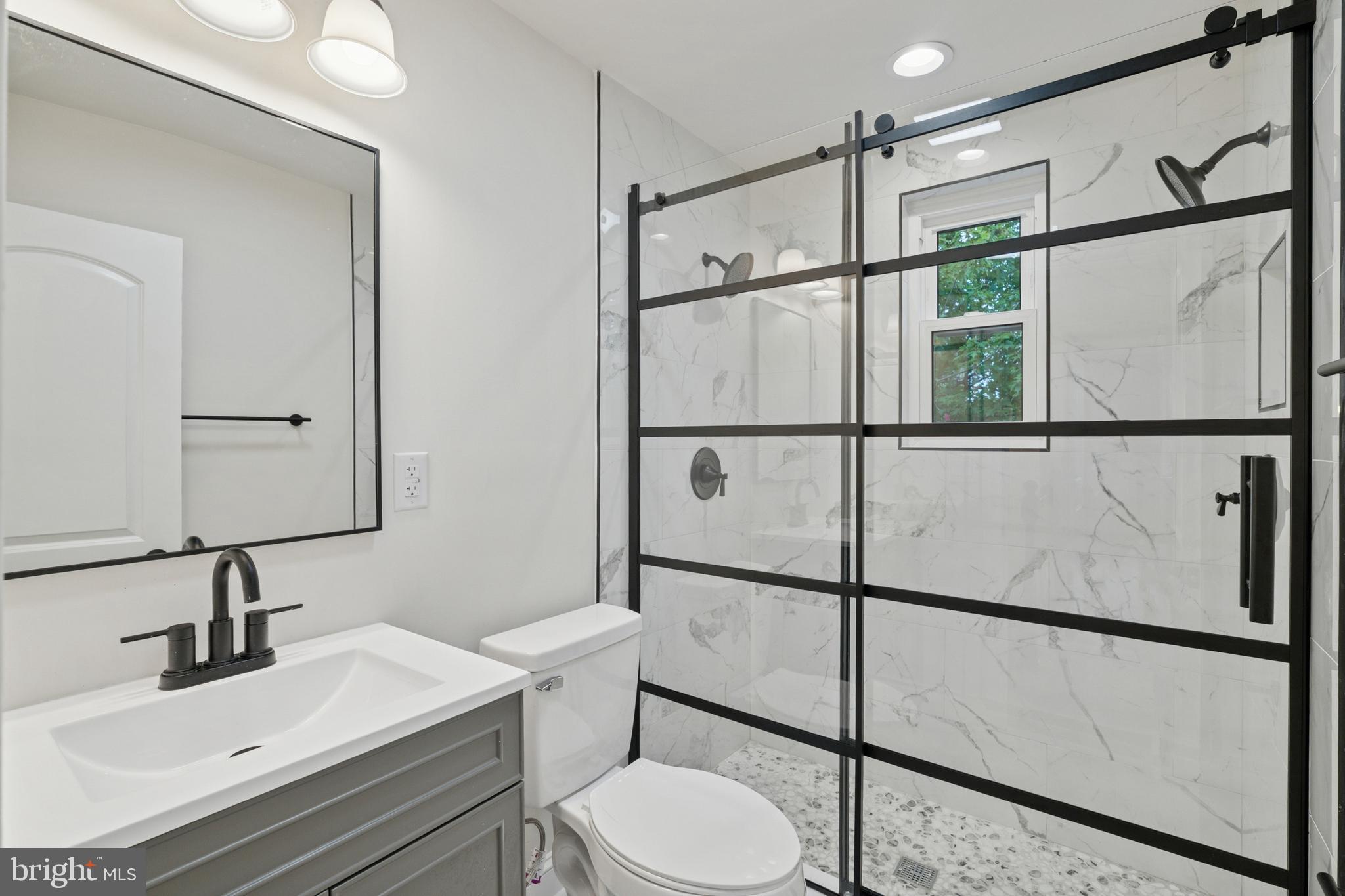 Alexandria, Virginia, 22305, United States, 2 Bedrooms Bedrooms, ,2 BathroomsBathrooms,Residential,For Sale,1944673