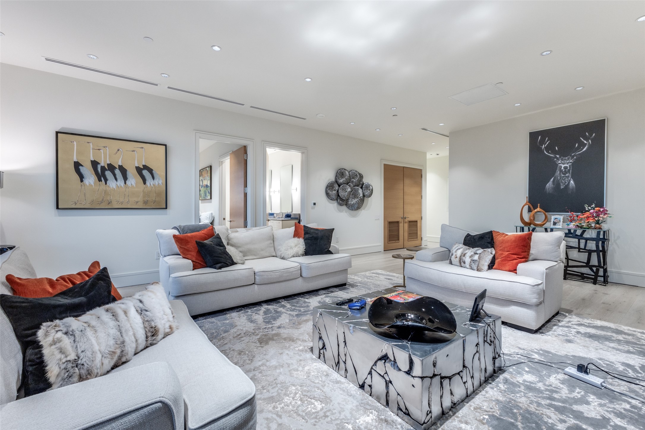 Dallas, Texas, 75219, United States, 3 Bedrooms Bedrooms, ,4 BathroomsBathrooms,Residential,For Sale,1993502