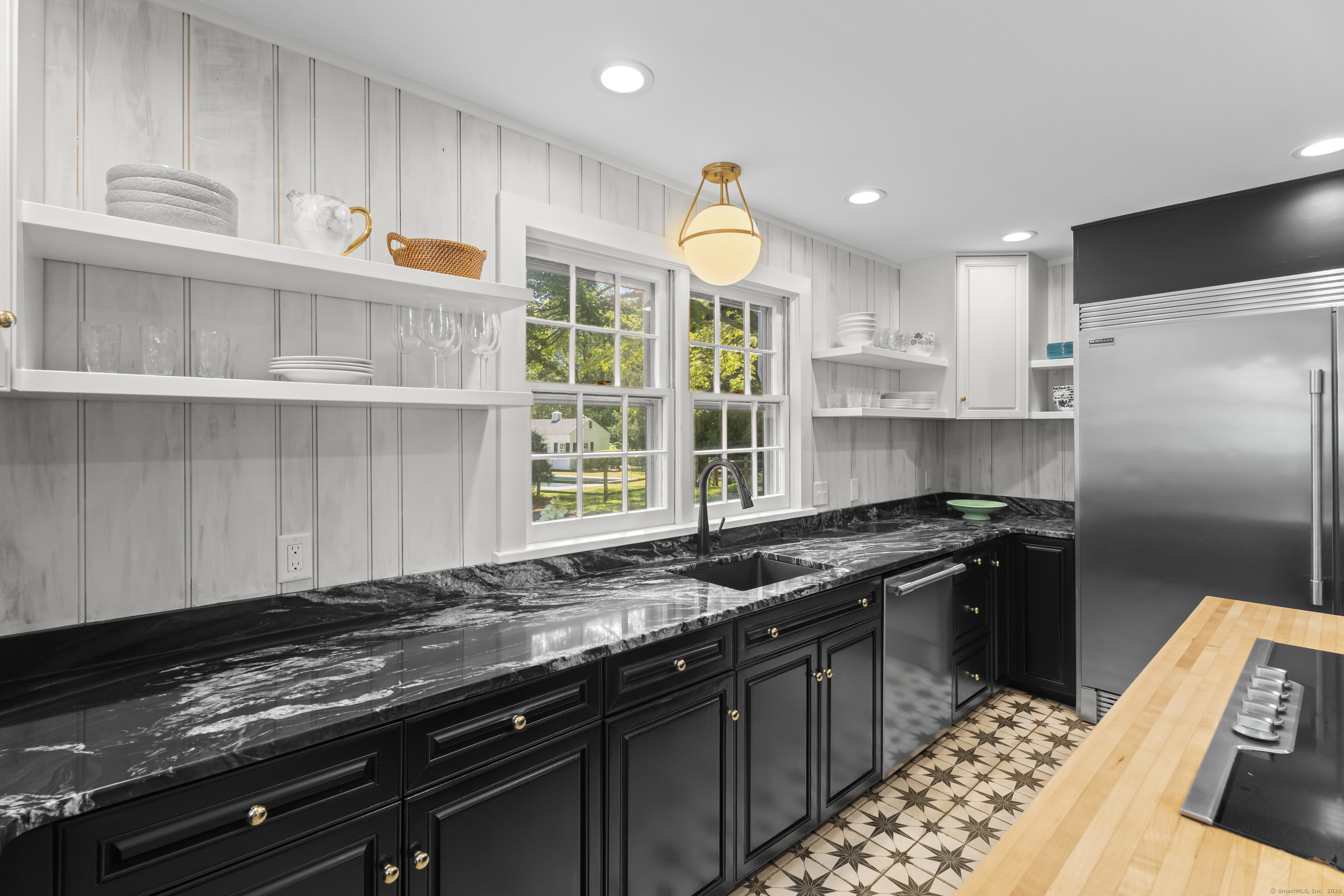 Westbrook, Connecticut, 06498, United States, 4 Bedrooms Bedrooms, ,6 BathroomsBathrooms,Residential,For Sale,1939366