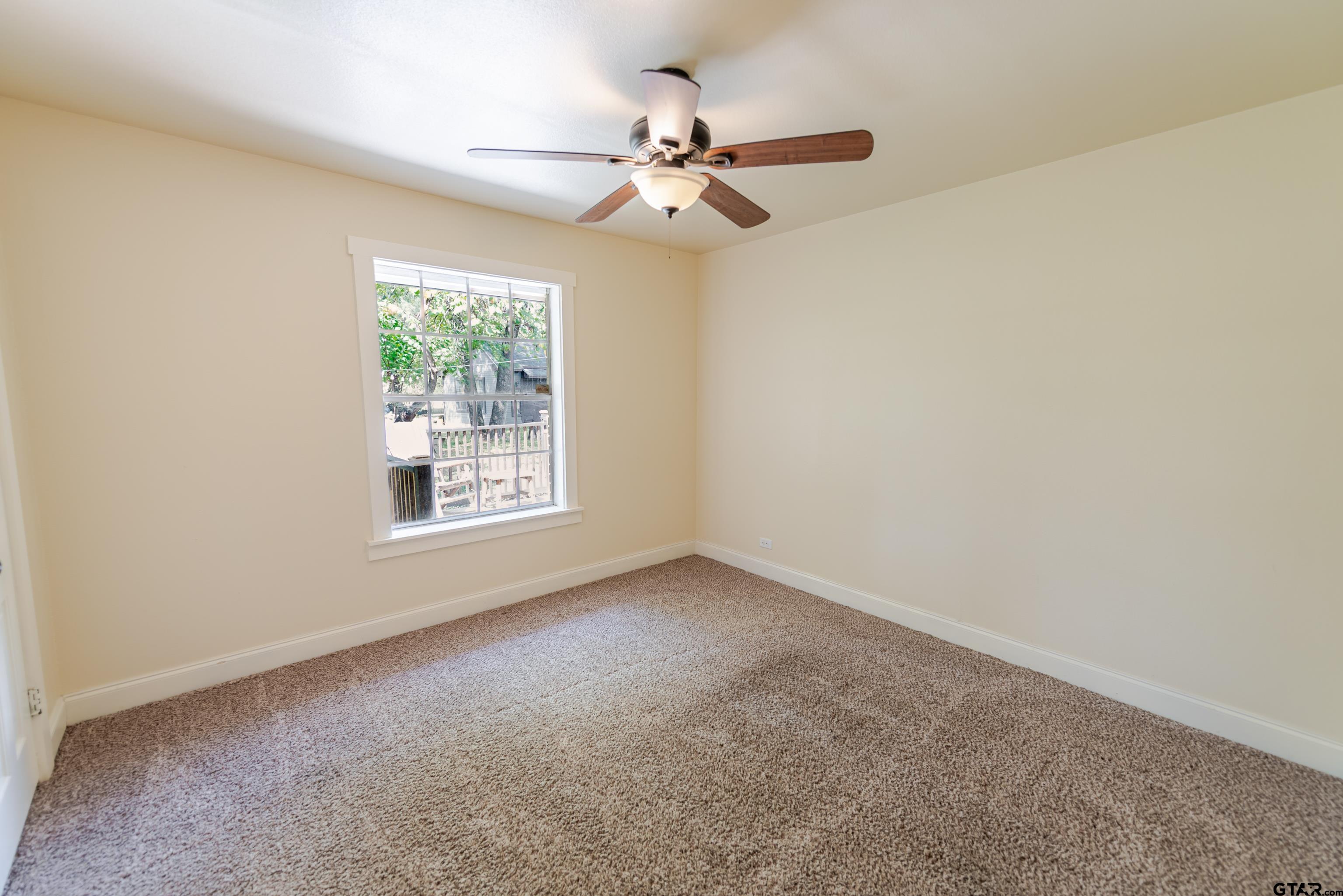 Mount Pleasant, Texas, 75455, United States, 5 Bedrooms Bedrooms, ,4 BathroomsBathrooms,Residential,For Sale,1975912