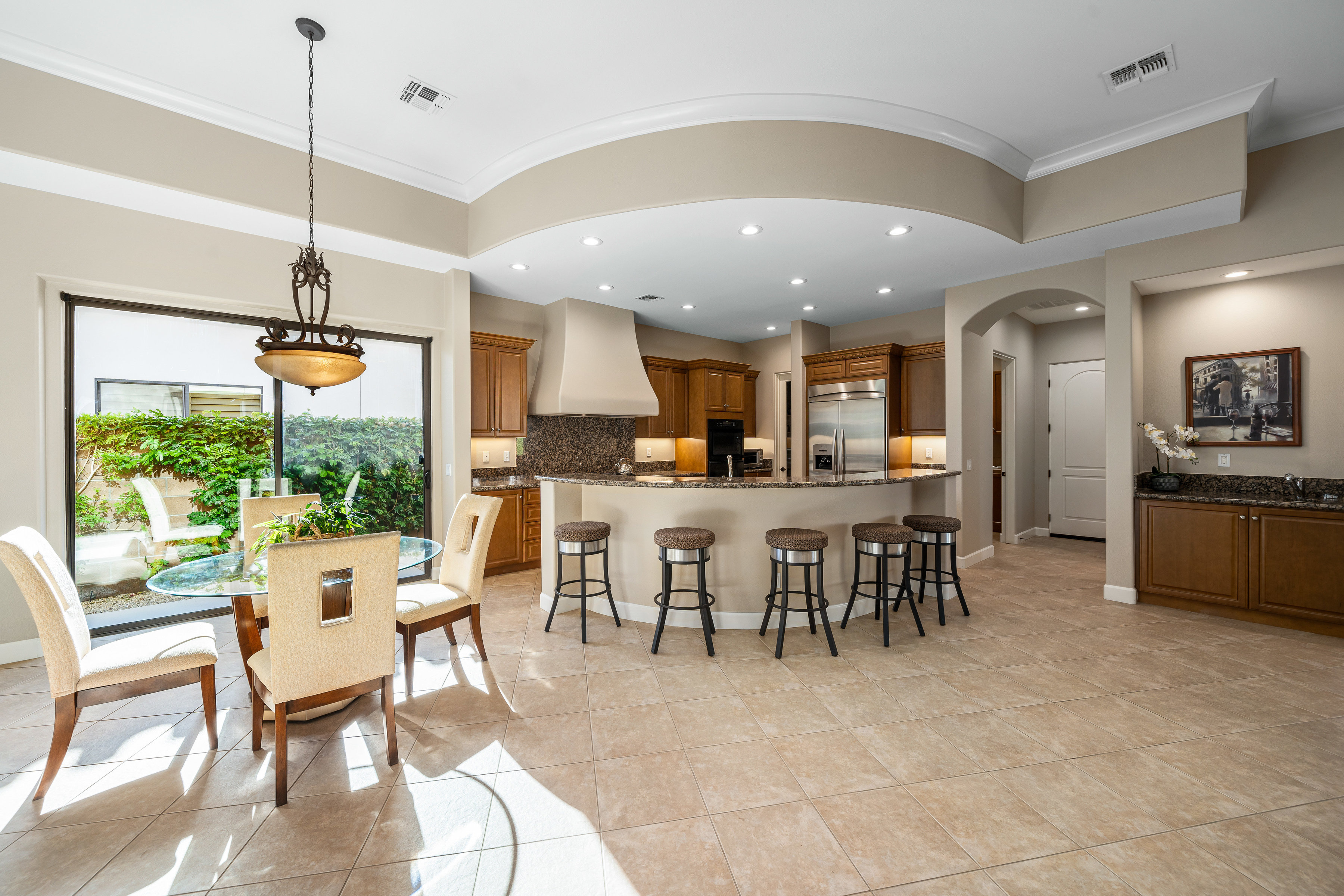  South Facing Gated La Quinta Pool Home - 物件實景
