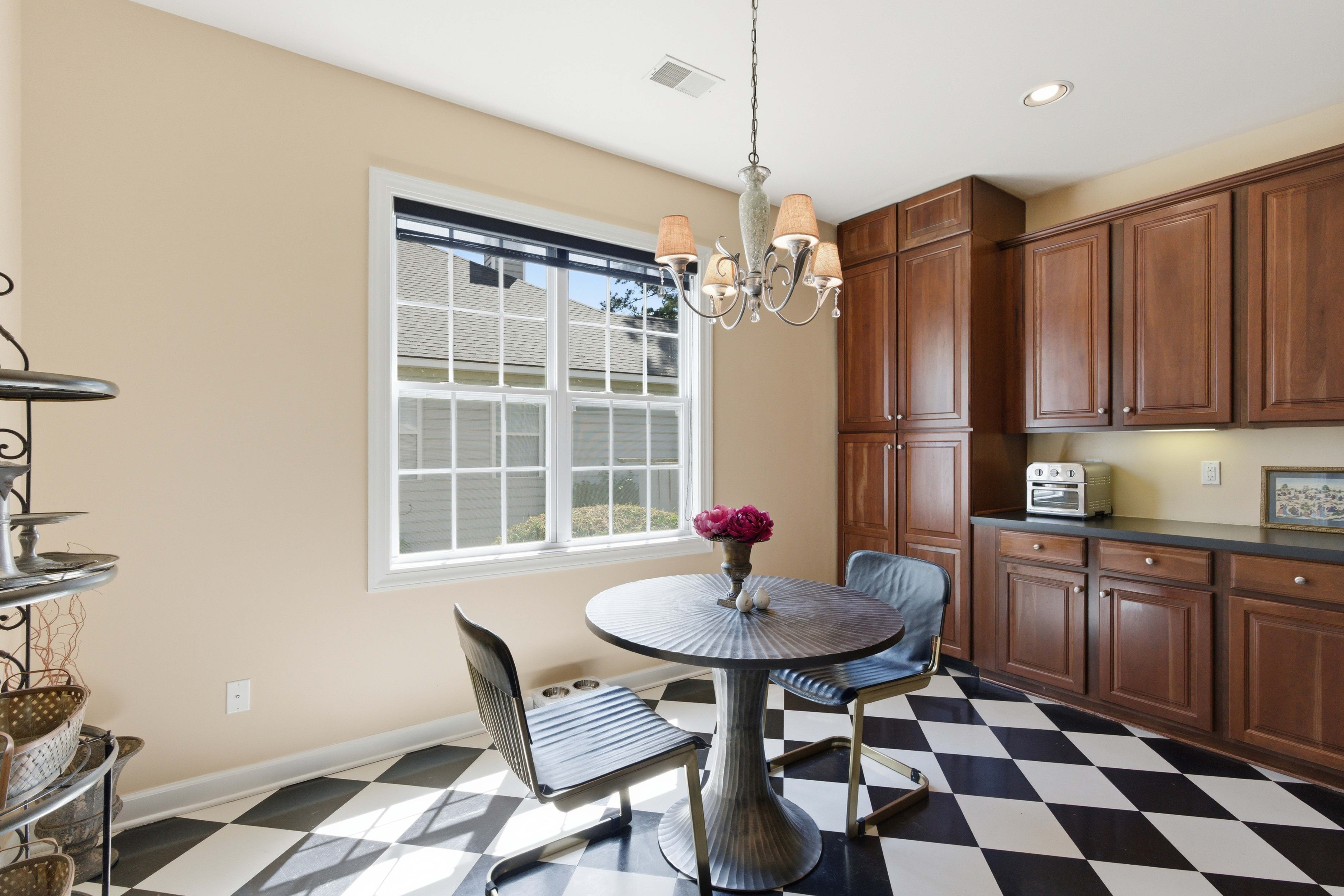  1596 Oakhurst Drive - 物件實景