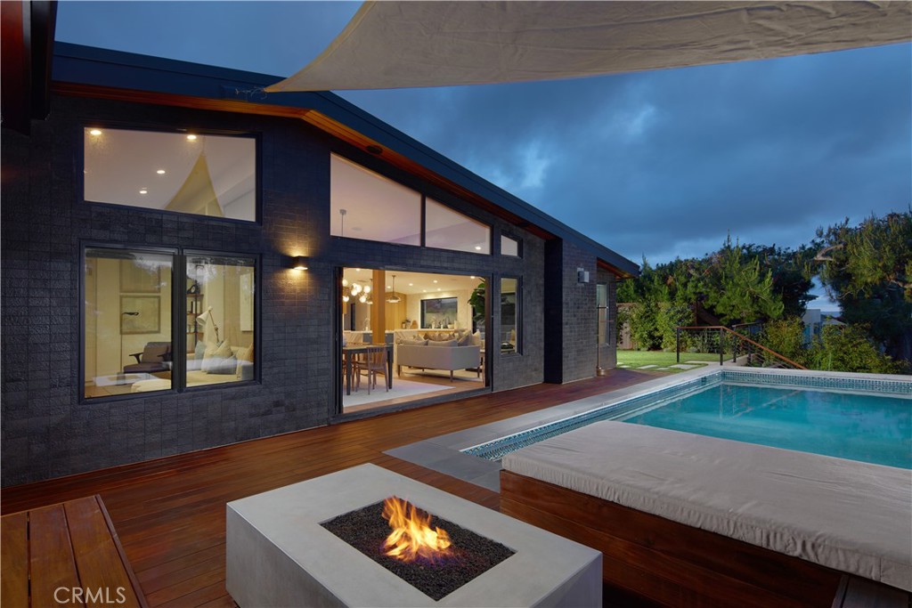 Corona del Mar, California, 92625, United States, 4 Bedrooms Bedrooms, ,5 BathroomsBathrooms,Residential,For Sale,1819361