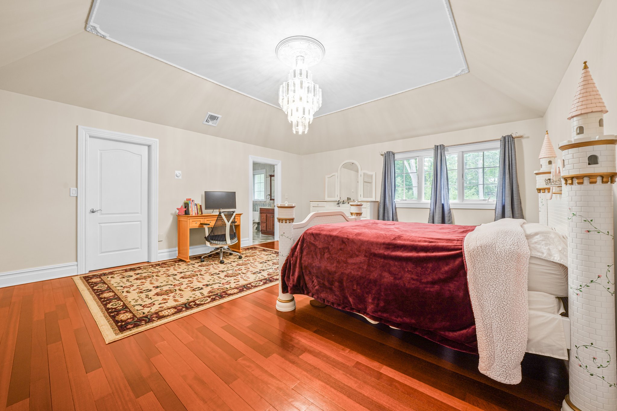 Kinnelon, New Jersey, 07405, United States, 6 Bedrooms Bedrooms, ,5 BathroomsBathrooms,Residential,For Sale,1983077