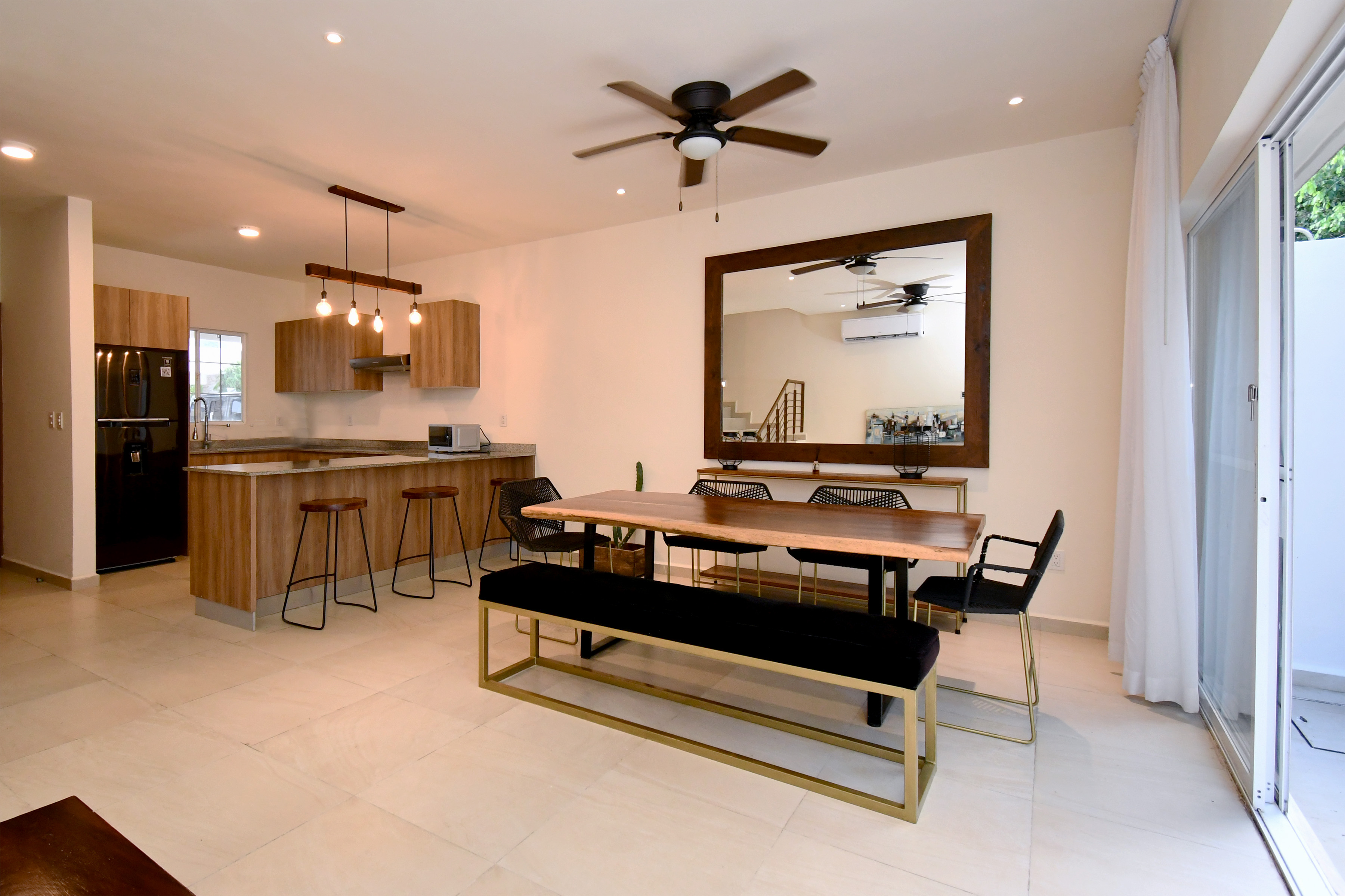  Modern Three-Bedroom Home in Selvanova Coto 3B - 物件實景