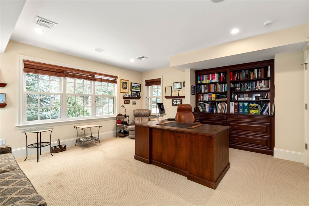 Weston, Massachusetts, 02493, United States, 3 Bedrooms Bedrooms, ,5 BathroomsBathrooms,Residential,For Sale,1941608