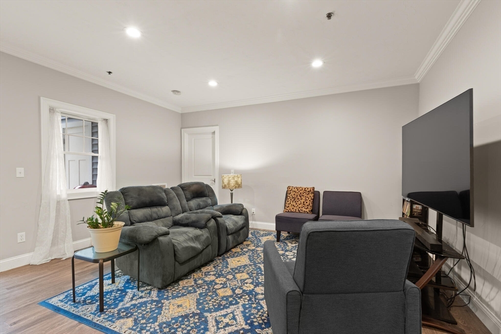 Holbrook, Massachusetts, 02343, United States, 2 Bedrooms Bedrooms, ,2 BathroomsBathrooms,Residential,For Sale,1957151