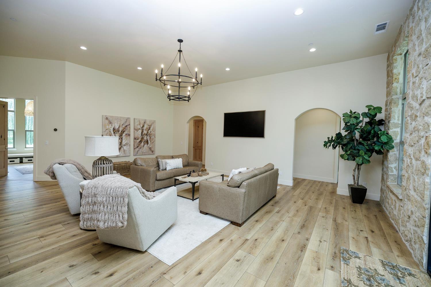 Modesto, California, 95357, United States, 4 Bedrooms Bedrooms, ,4 BathroomsBathrooms,Residential,For Sale,1976586