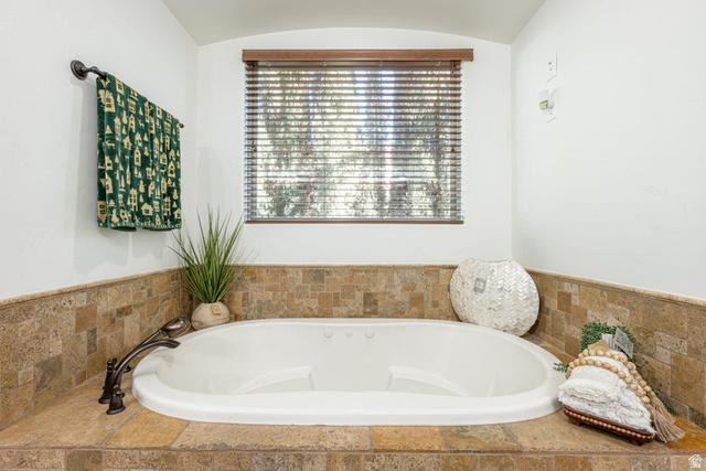 St. George, Utah, 84790, United States, 5 Bedrooms Bedrooms, ,4 BathroomsBathrooms,Residential,For Sale,2005572