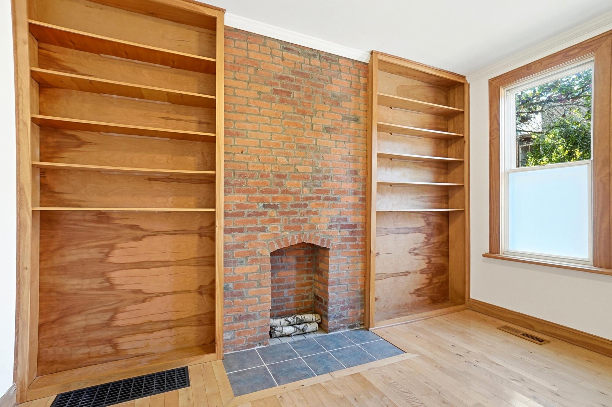 Columbus, Ohio, 43206, United States, 2 Bedrooms Bedrooms, ,2 BathroomsBathrooms,Residential,For Sale,1970918