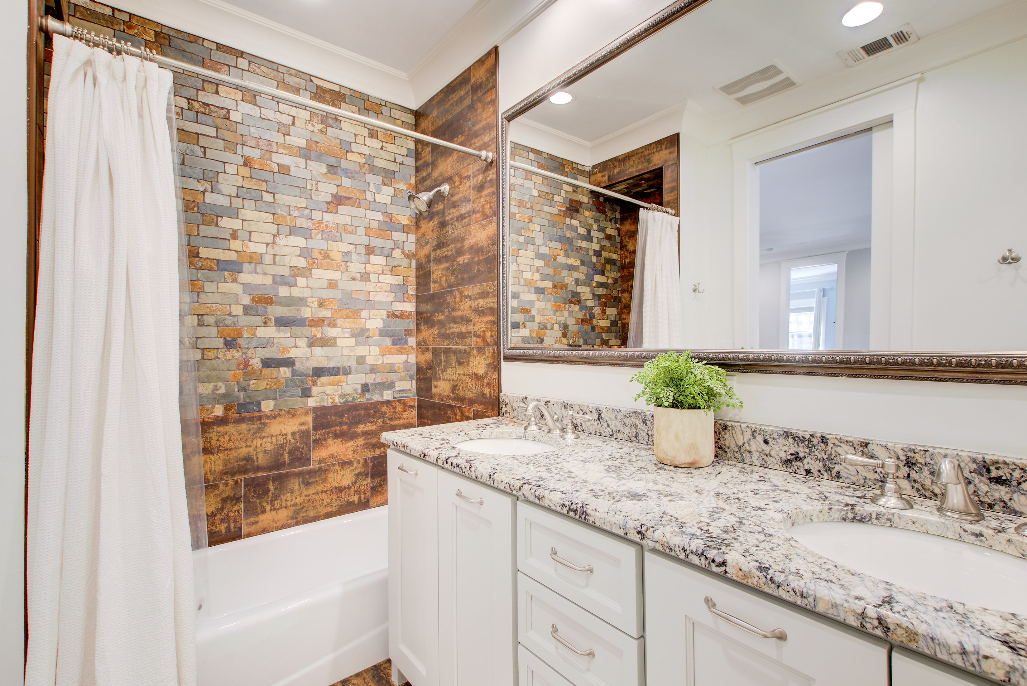  Exceptional Space and Craftsmanship in Custom Brookhaven Home - 物件實景