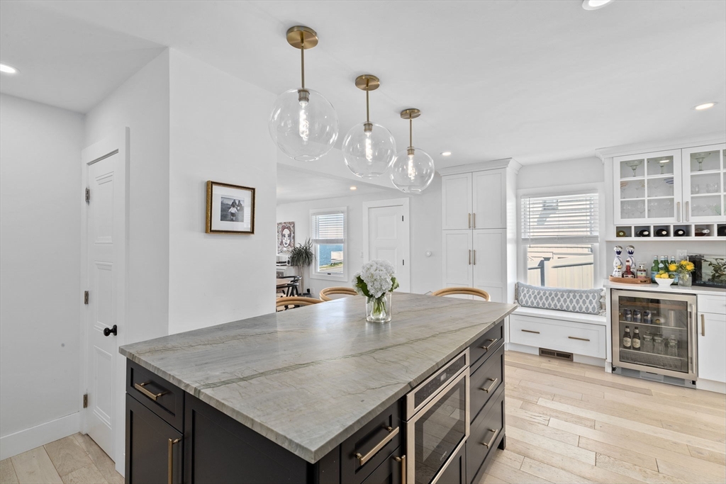 Quincy, Massachusetts, 02169, United States, 3 Bedrooms Bedrooms, ,3 BathroomsBathrooms,Residential,For Sale,1907592