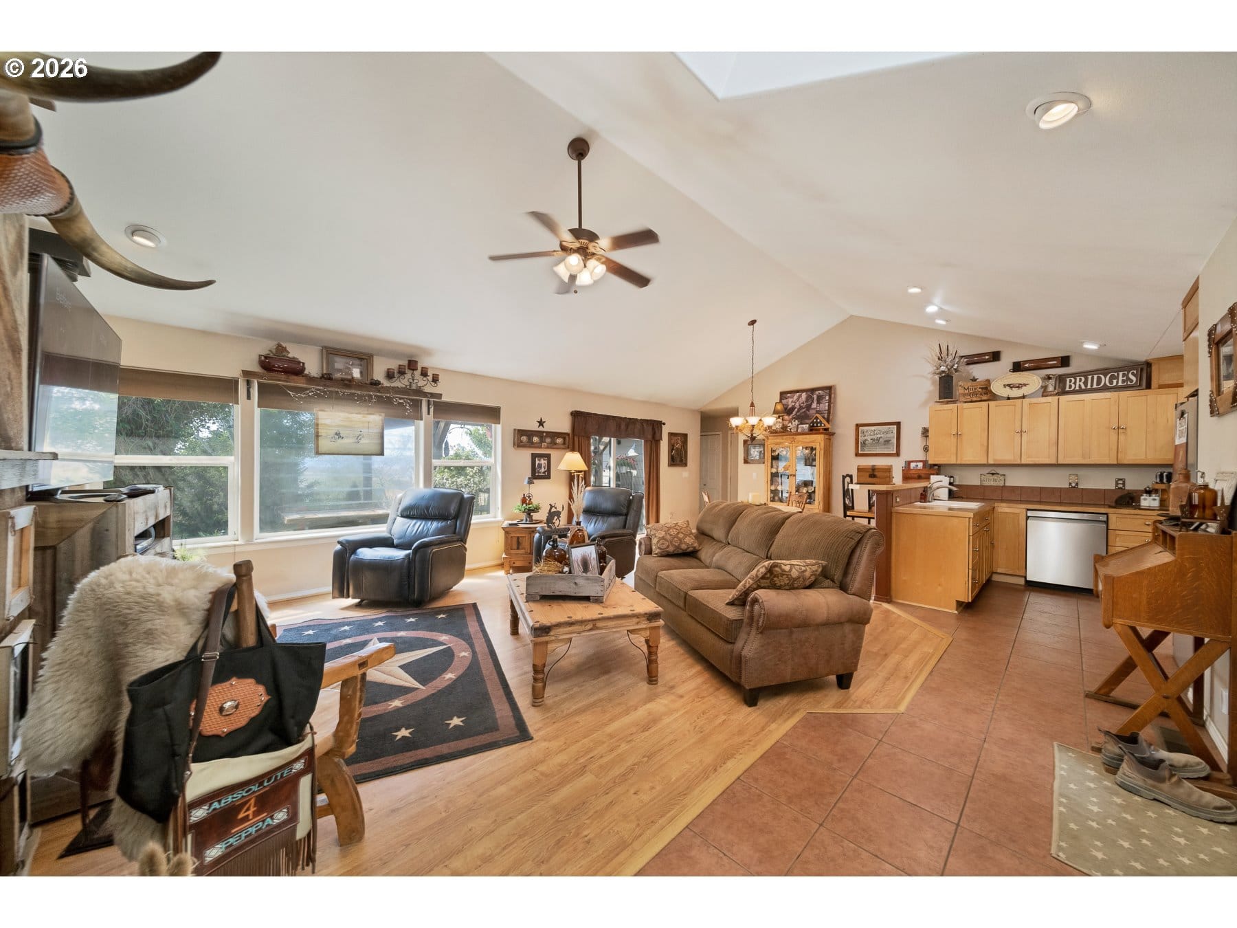  998 NE BROWN DR Madras, OR 97741 - 物件實景