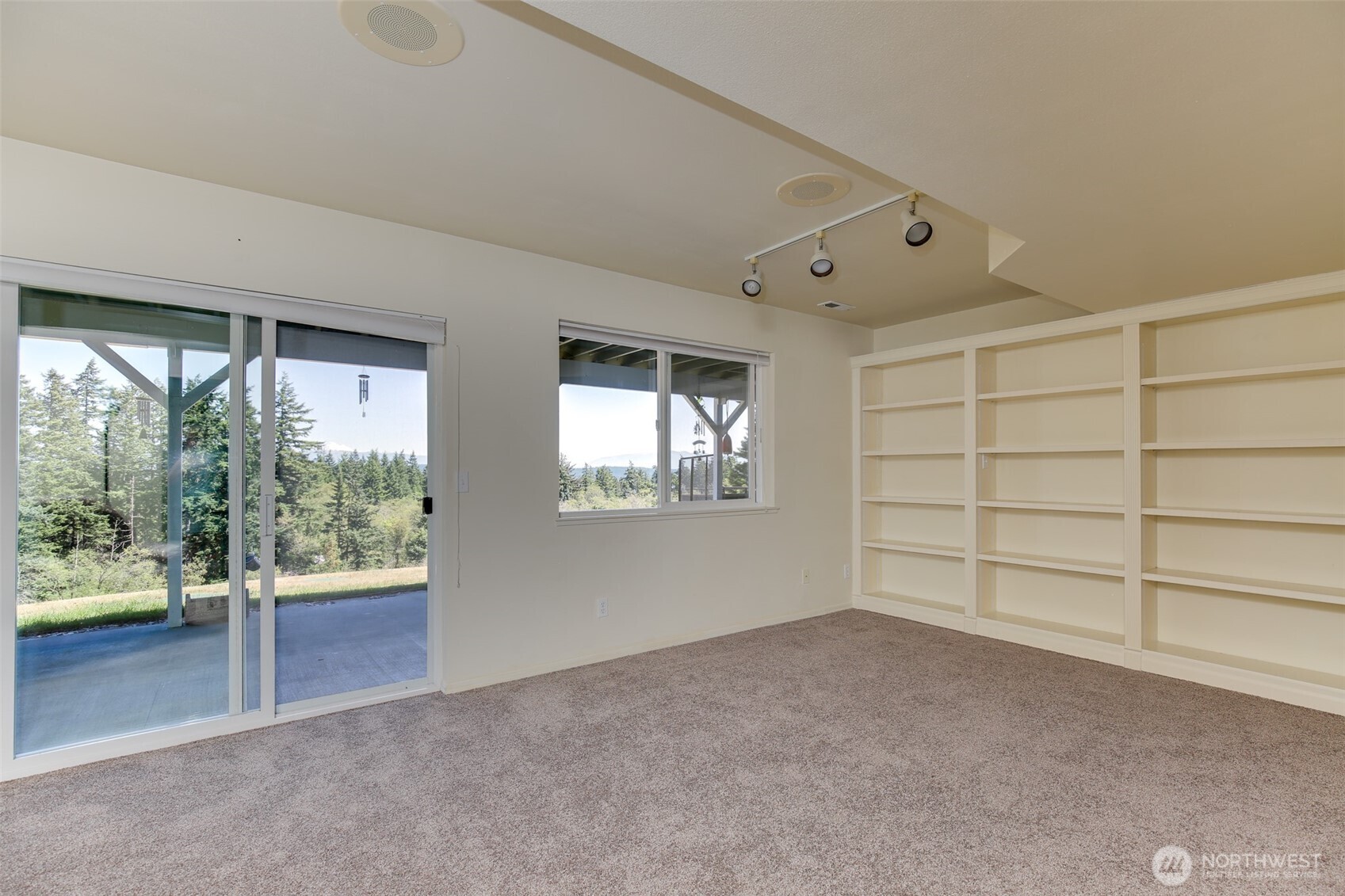 Oak Harbor, Washington, 98277, United States, 3 Bedrooms Bedrooms, ,1 BathroomBathrooms,Residential,For Sale,1896495