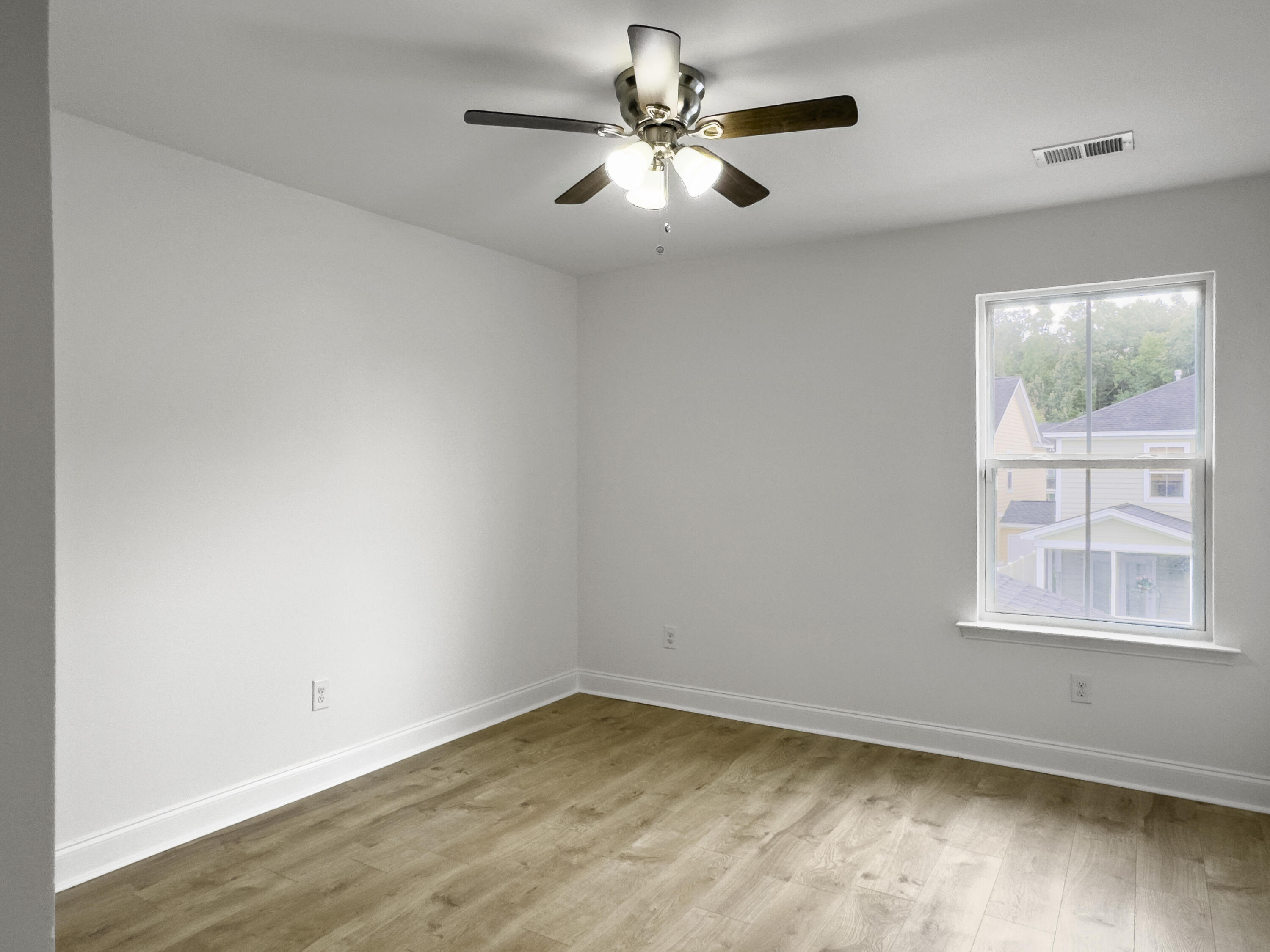 Charleston, South Carolina, 29414, United States, 3 Bedrooms Bedrooms, ,3 BathroomsBathrooms,Residential,For Sale,1913391