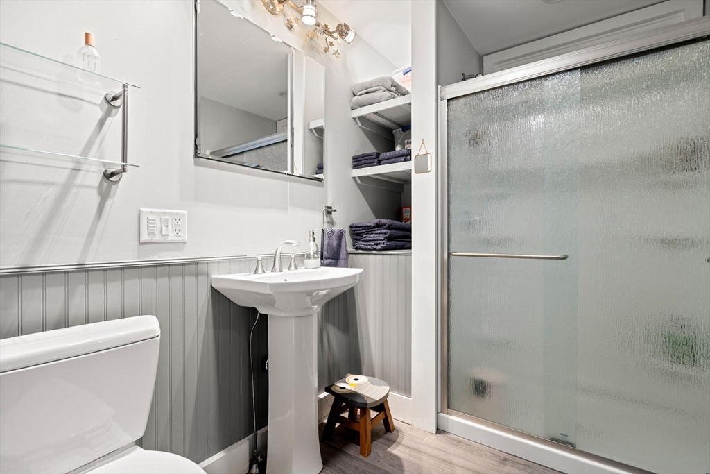 Merrimac, Massachusetts, 01860, United States, 4 Bedrooms Bedrooms, ,2 BathroomsBathrooms,Residential,For Sale,1988348