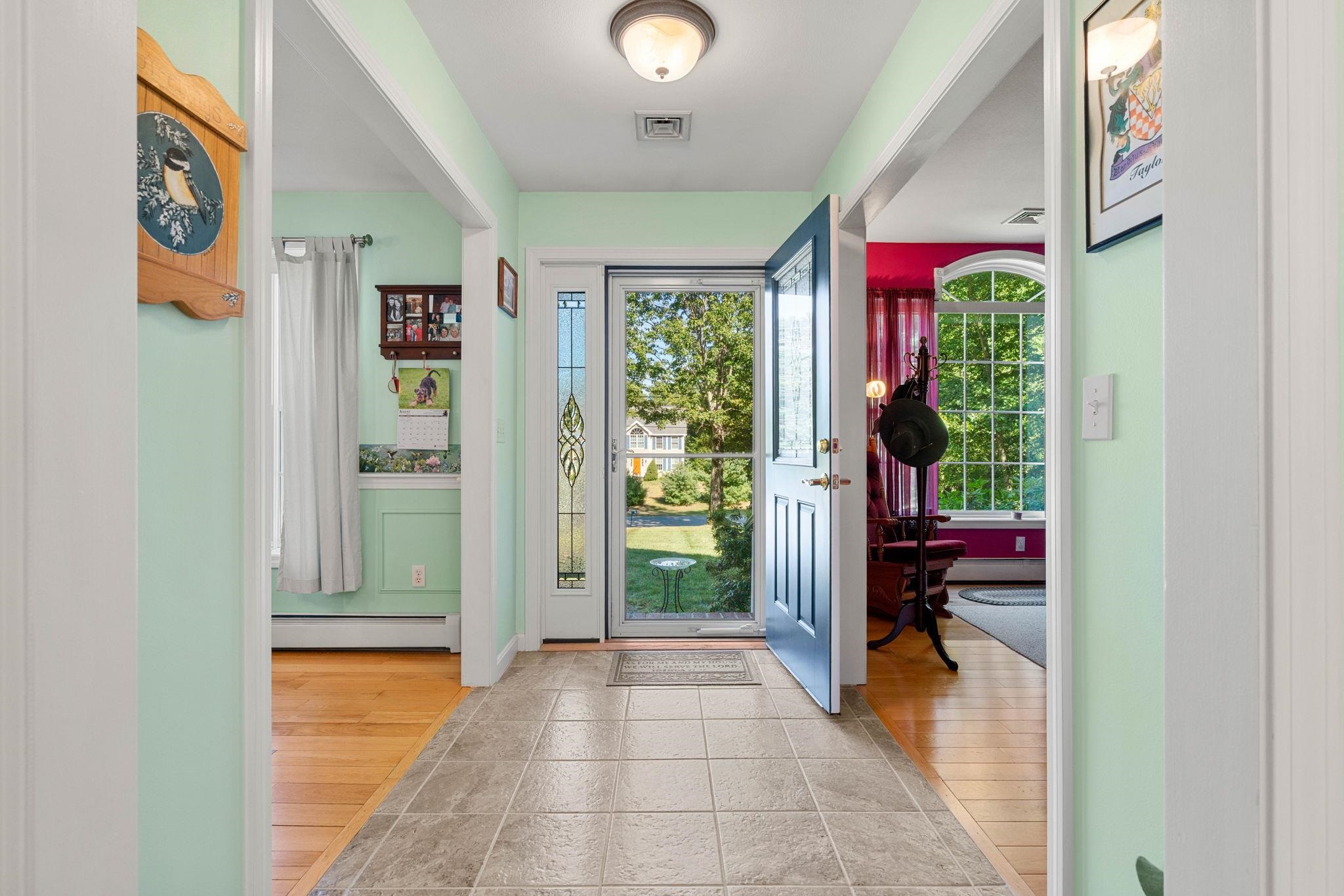 Chester, New Hampshire, 03036, United States, 3 Bedrooms Bedrooms, ,2 BathroomsBathrooms,Residential,For Sale,1926027