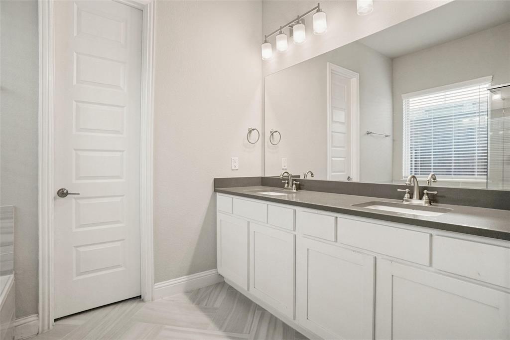 Irving, Texas, 75038, United States, 4 Bedrooms Bedrooms, ,4 BathroomsBathrooms,Residential,For Sale,1980038