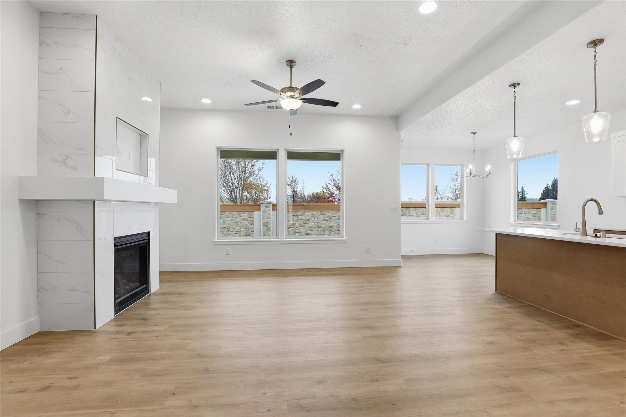 Deer Park, Washington, 99006, United States, 3 Bedrooms Bedrooms, ,2 BathroomsBathrooms,Residential,For Sale,1992798