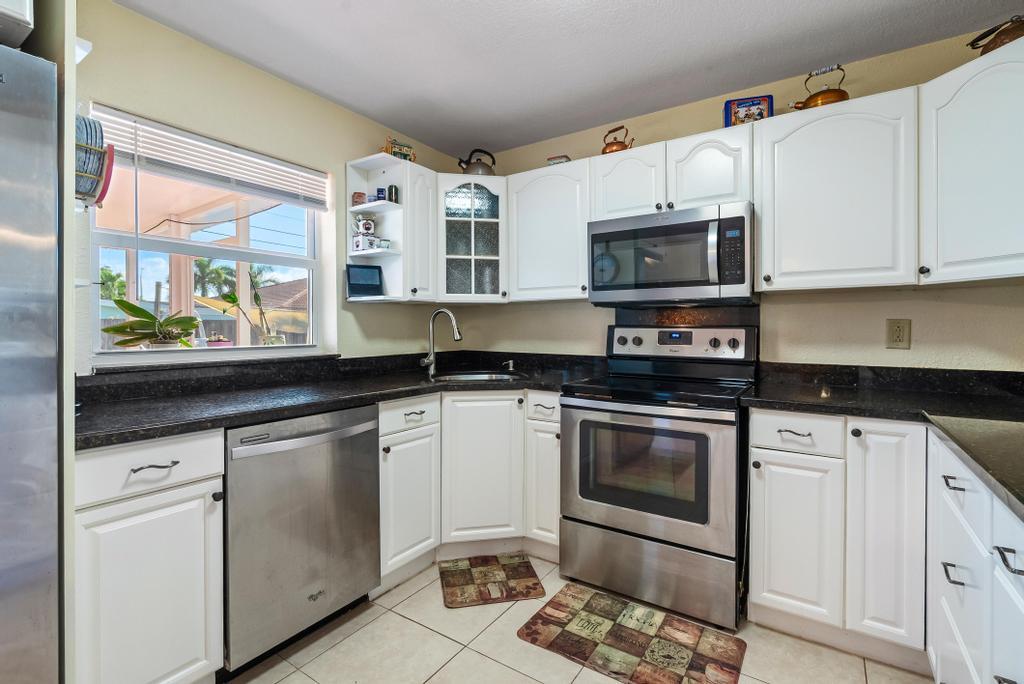 Deerfield Beach, Florida, 33441, United States, 2 Bedrooms Bedrooms, ,2 BathroomsBathrooms,Residential,For Sale,1995826