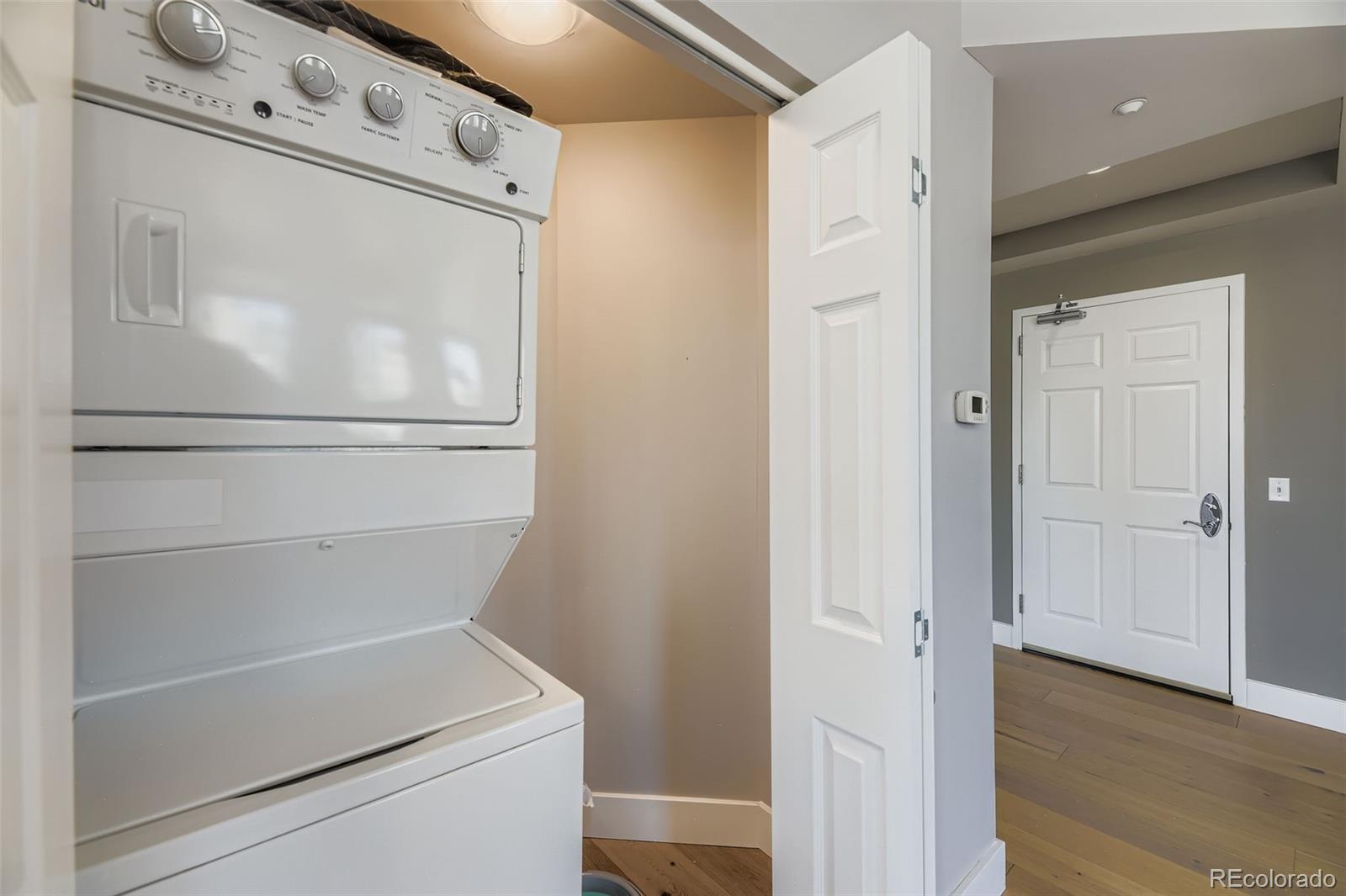 Denver, Colorado, 80204, United States, 2 Bedrooms Bedrooms, ,1 BathroomBathrooms,Residential,For Sale,1989232