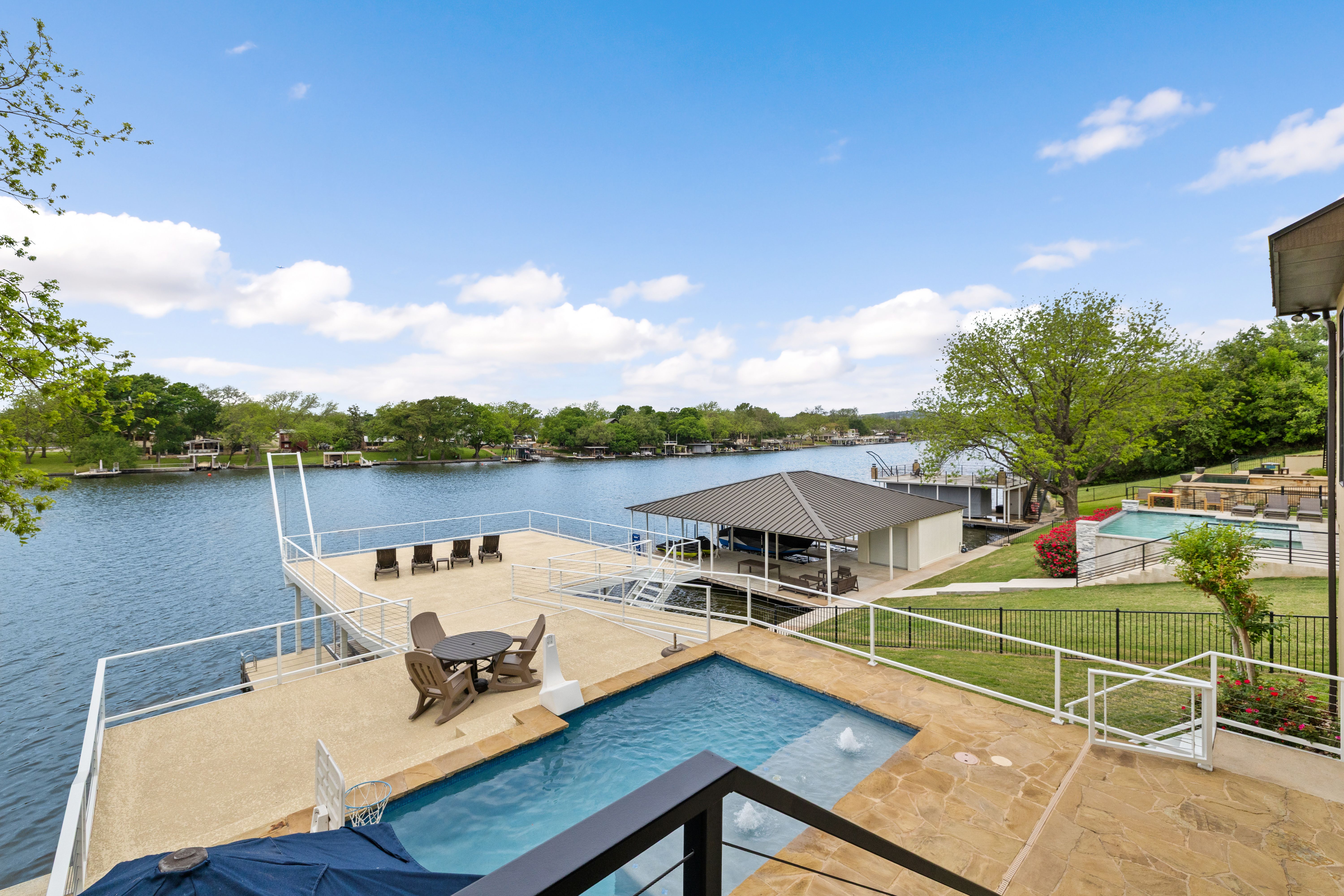  Waterfront Living on Lake LBJ - 物件實景