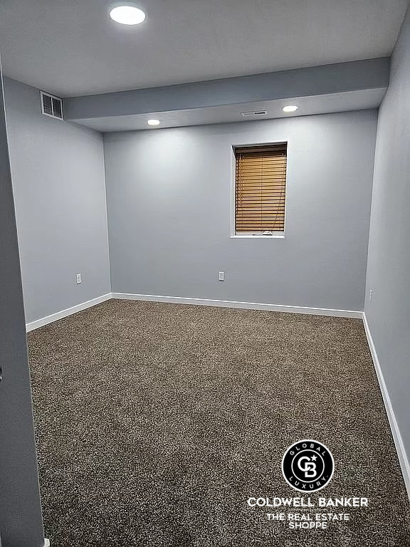 Garden City, Kansas, 67846, United States, 6 Bedrooms Bedrooms, ,3 BathroomsBathrooms,Residential,For Sale,1737851