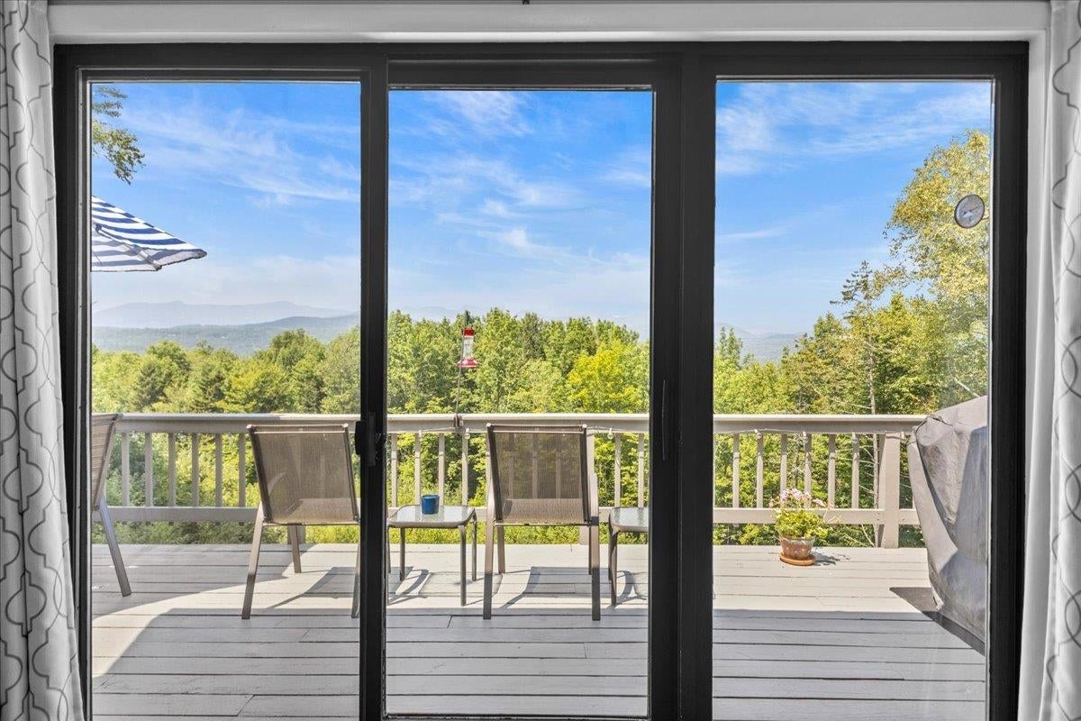Stowe, Vermont, 05672, United States, 3 Bedrooms Bedrooms, ,2 BathroomsBathrooms,Residential,For Sale,1907047