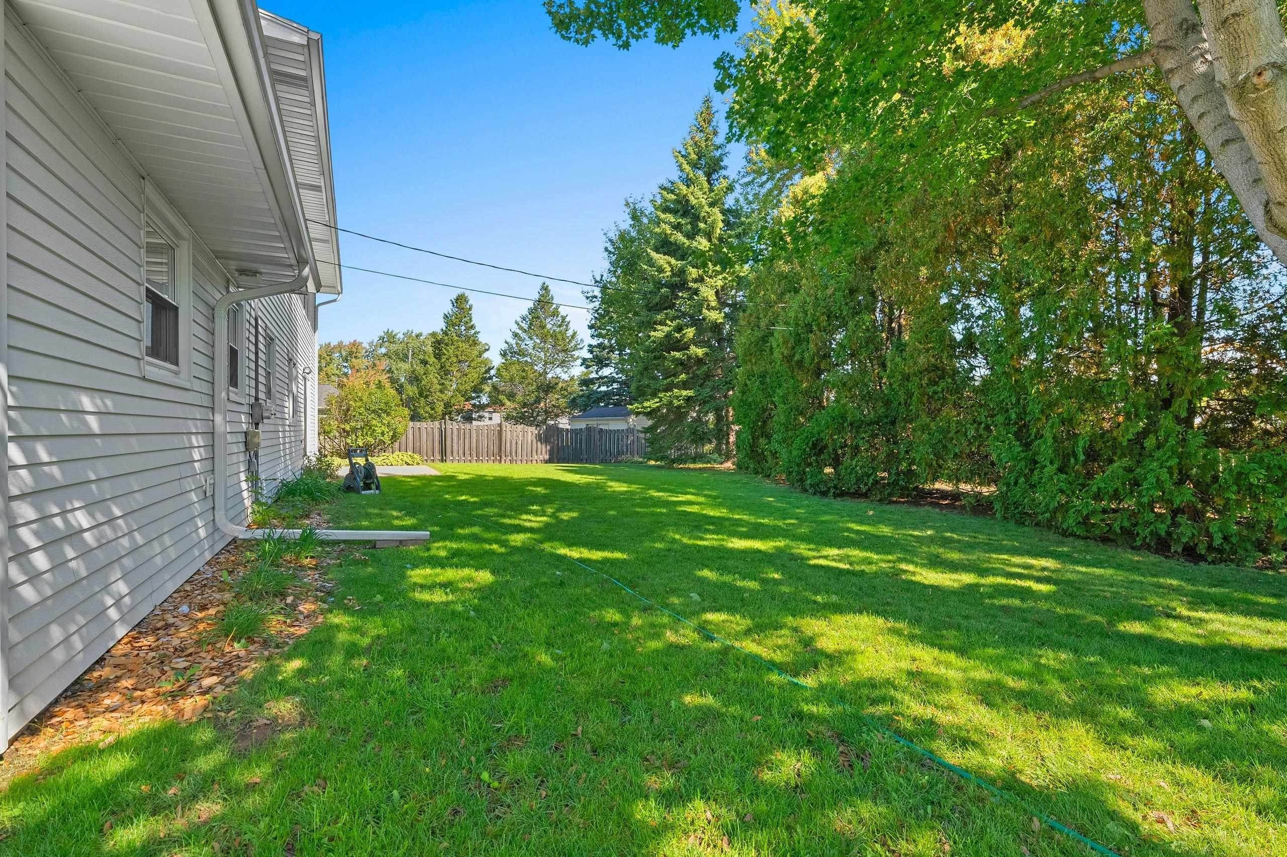 GREEN BAY, Wisconsin, 54304-4417, United States, 4 Bedrooms Bedrooms, ,2 BathroomsBathrooms,Residential,For Sale,1978060