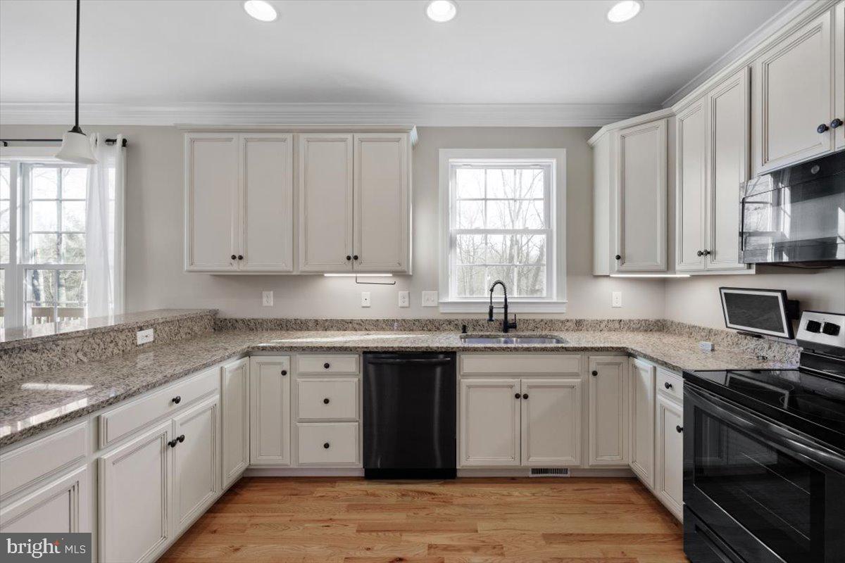 Clear Brook, Virginia, 22624, United States, 4 Bedrooms Bedrooms, ,4 BathroomsBathrooms,Residential,For Sale,1921758