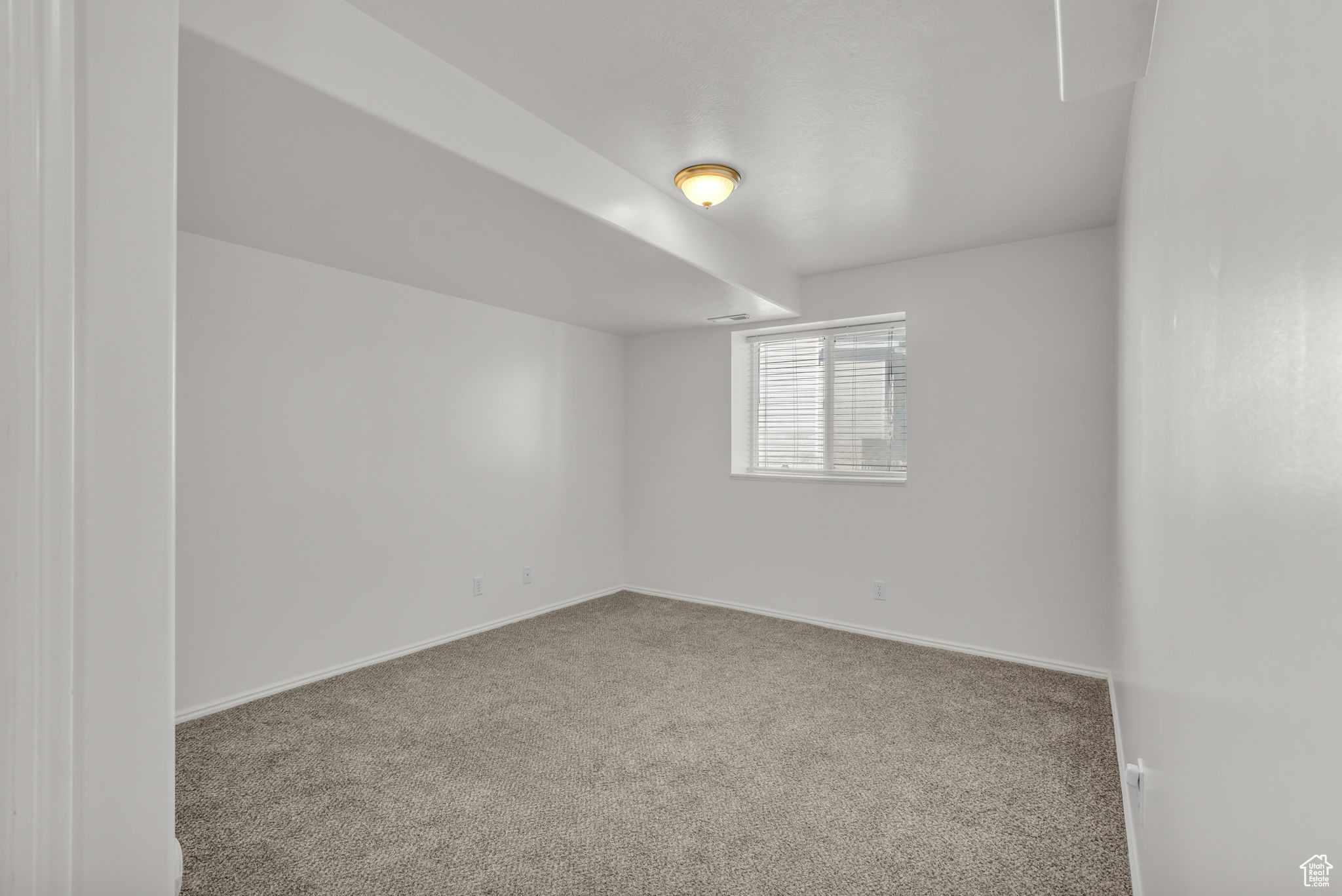Ogden, Utah, 84404, United States, 4 Bedrooms Bedrooms, ,3 BathroomsBathrooms,Residential,For Sale,1867138