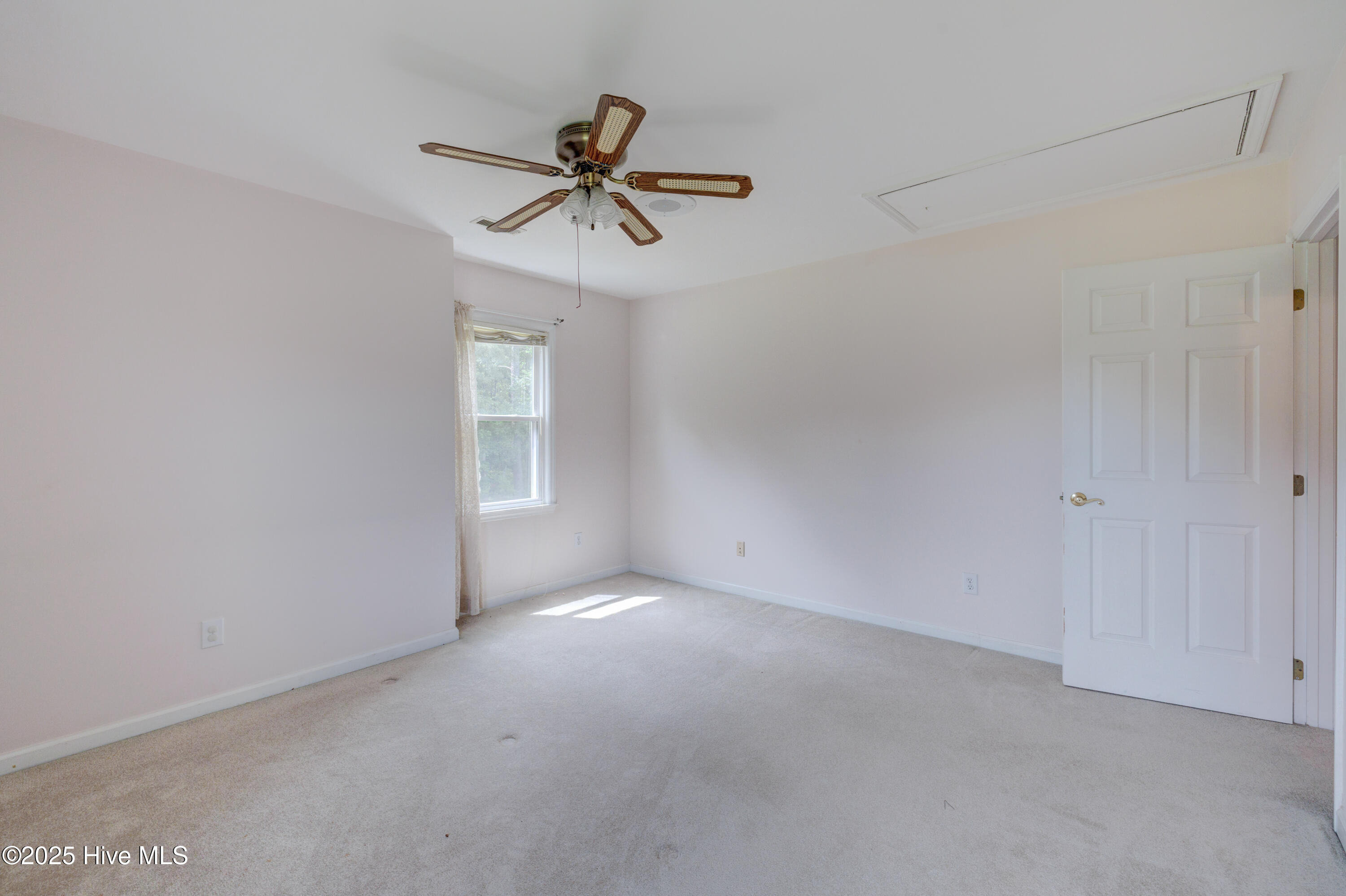 Burgaw, North Carolina, 28425, United States, 4 Bedrooms Bedrooms, ,4 BathroomsBathrooms,Residential,For Sale,1818380