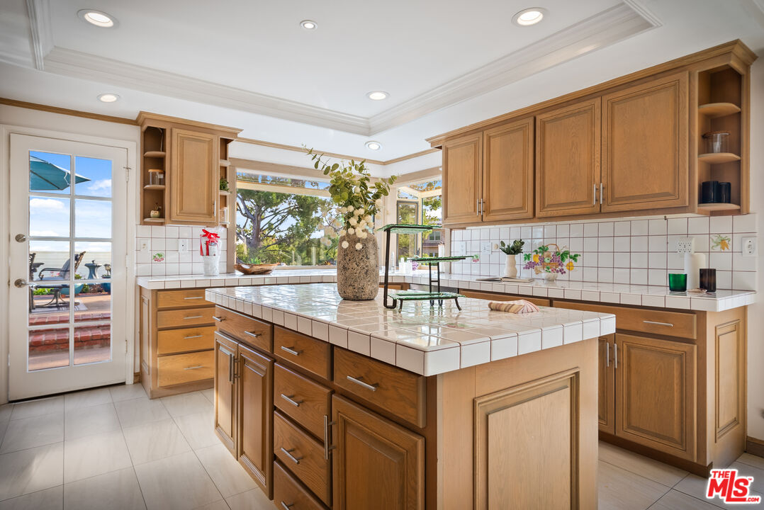 Malibu, California, 90265, United States, 4 Bedrooms Bedrooms, ,3 BathroomsBathrooms,Residential,For Sale,2001973