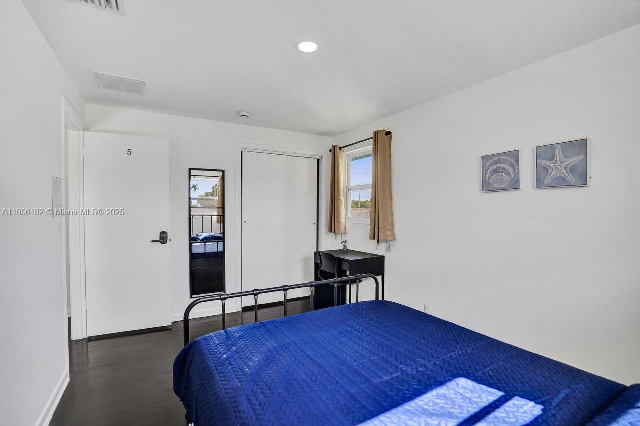 West Palm Beach, Florida, 33407, United States, 6 Bedrooms Bedrooms, ,5 BathroomsBathrooms,Residential,For Sale,1987925