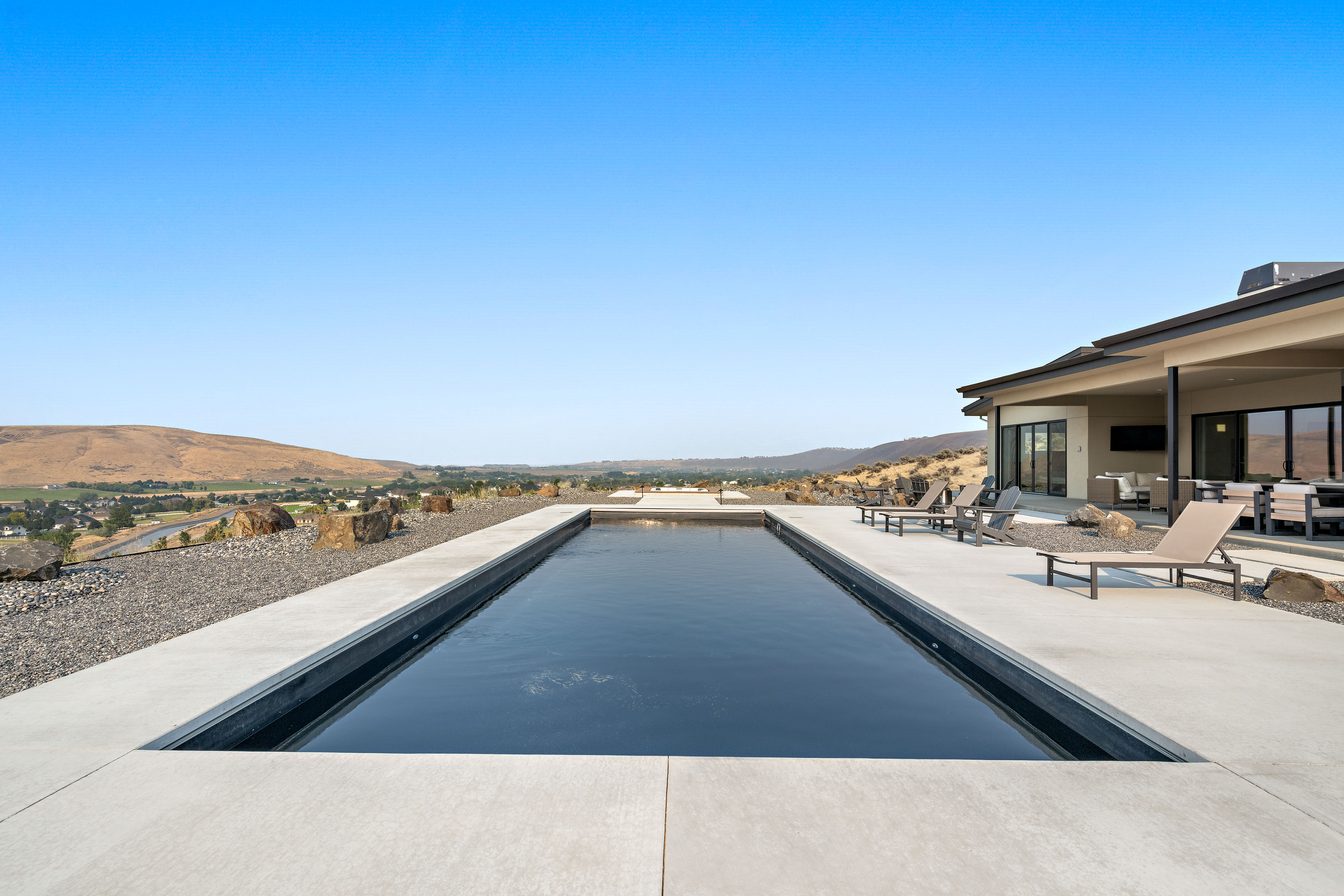  Custom Luxury, Pool, Sweeping Views, 5 Acres - 物件實景