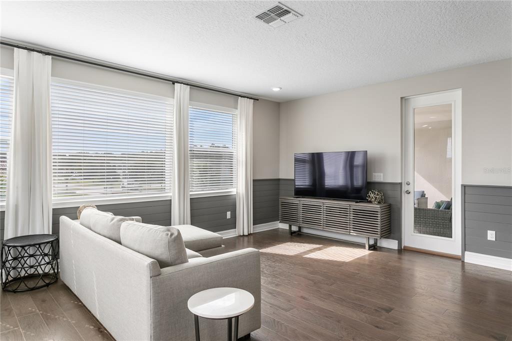 Lutz, Florida, 33559, United States, 5 Bedrooms Bedrooms, ,5 BathroomsBathrooms,Residential,For Sale,2002912