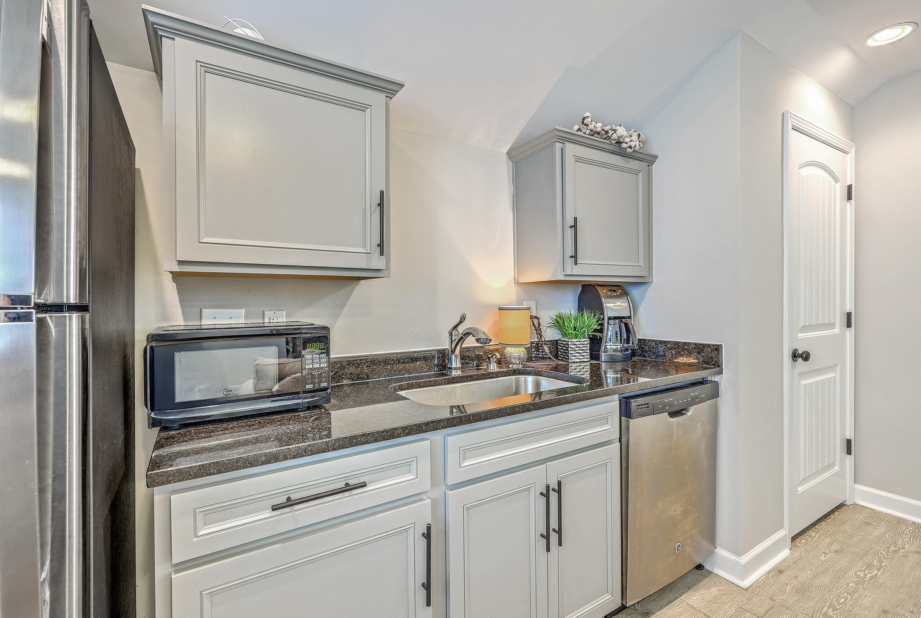 Charleston, South Carolina, 29414, United States, 4 Bedrooms Bedrooms, ,4 BathroomsBathrooms,Residential,For Sale,1895011