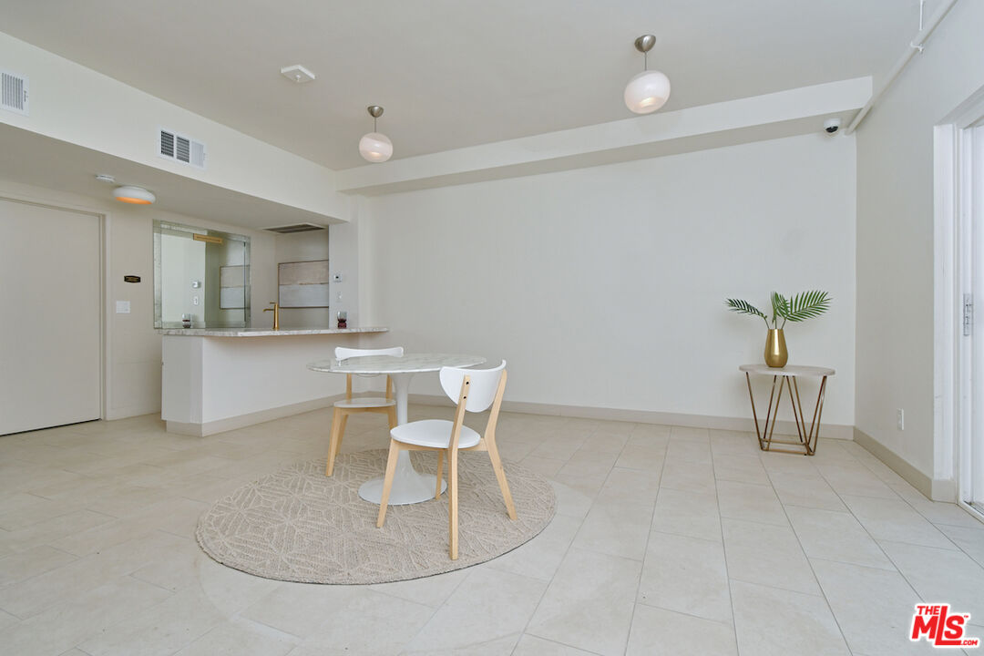 Los Angeles, California, 90077, United States, 2 Bedrooms Bedrooms, ,2 BathroomsBathrooms,Residential,For Sale,1919812
