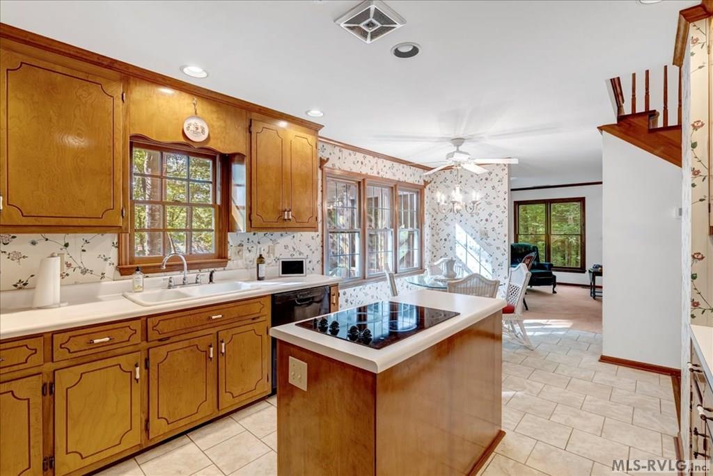 Clarksville, Virginia, 23927, United States, 3 Bedrooms Bedrooms, ,2 BathroomsBathrooms,Residential,For Sale,1805188