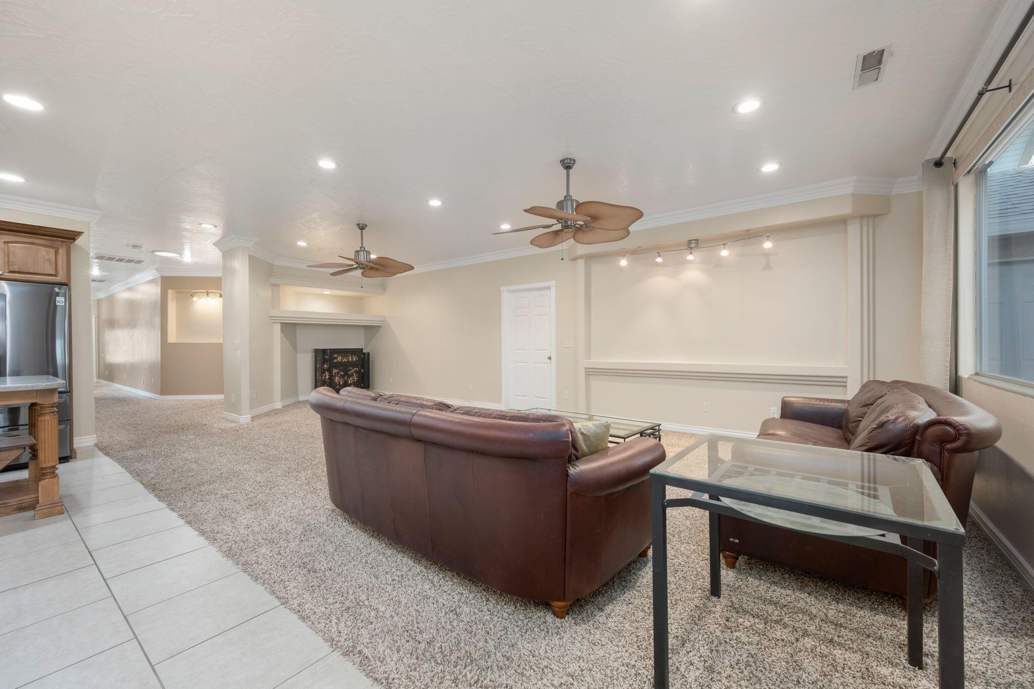 Hurricane, Utah, 84737, United States, 2 Bedrooms Bedrooms, ,3 BathroomsBathrooms,Residential,For Sale,1842468