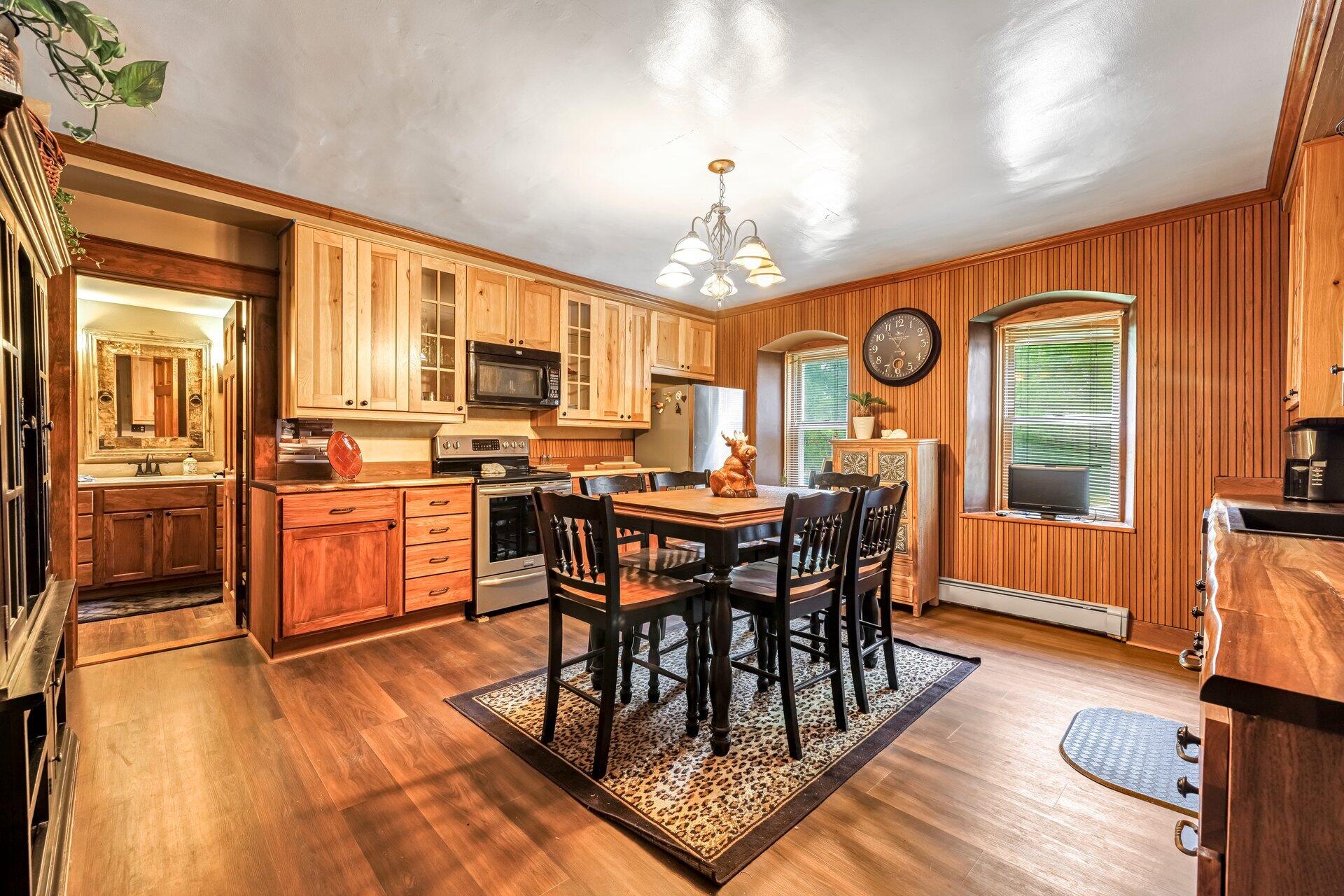 Saukville, Wisconsin, 53080, United States, 4 Bedrooms Bedrooms, ,4 BathroomsBathrooms,Residential,For Sale,1877225